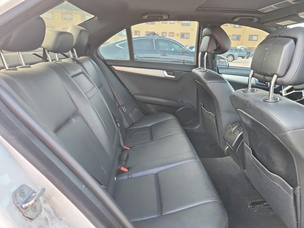 2013 Mercedes-benz C 250 White vin: WDDGF4HB8DR270062