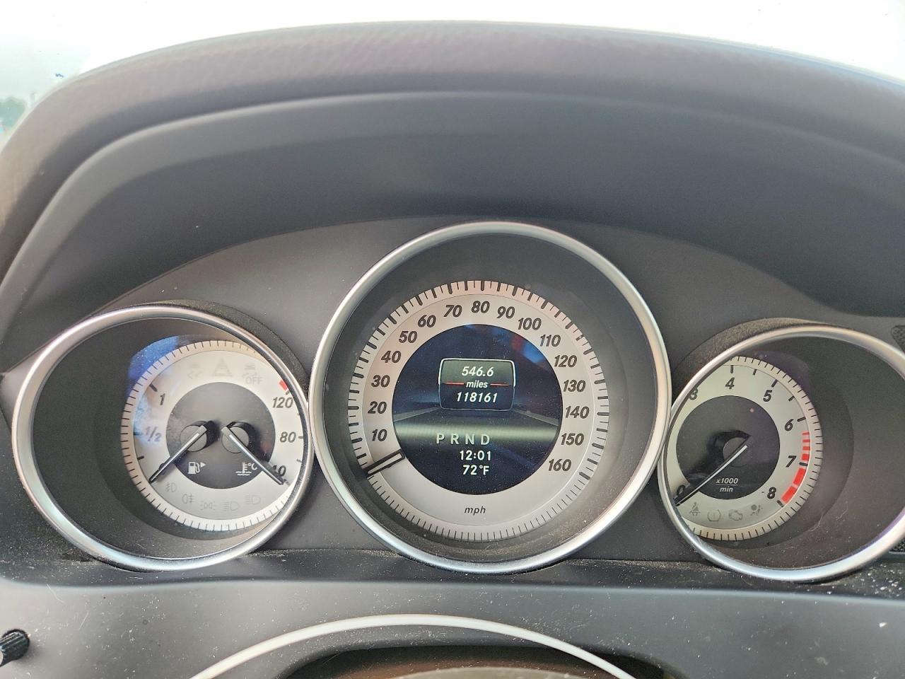 2013 Mercedes-benz C 250 White vin: WDDGF4HB8DR271566