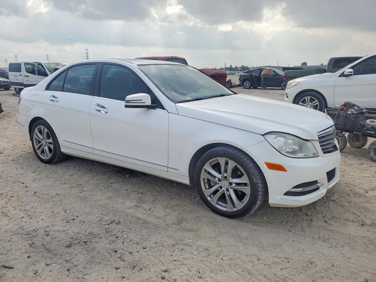 2013 Mercedes-benz C Silver vin: WDDGF4HB8DR301259