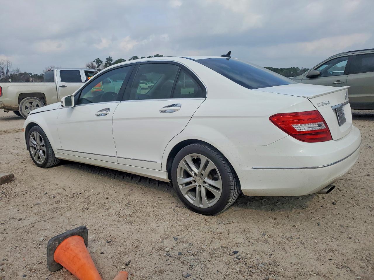 2013 Mercedes-benz C Silver vin: WDDGF4HB8DR301259