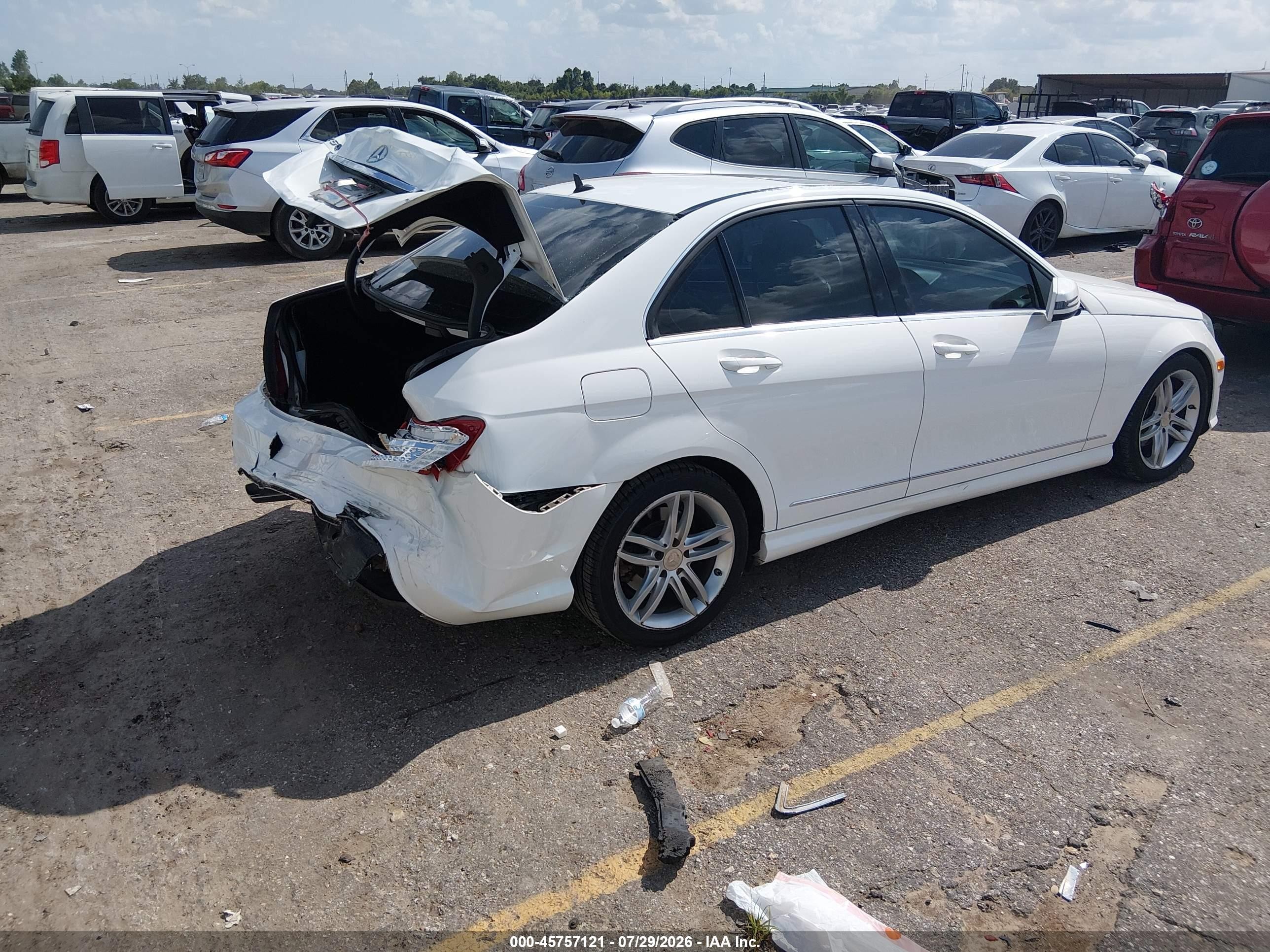 2014 Mercedes-benz C 250 Sport White vin: WDDGF4HB8EA950978