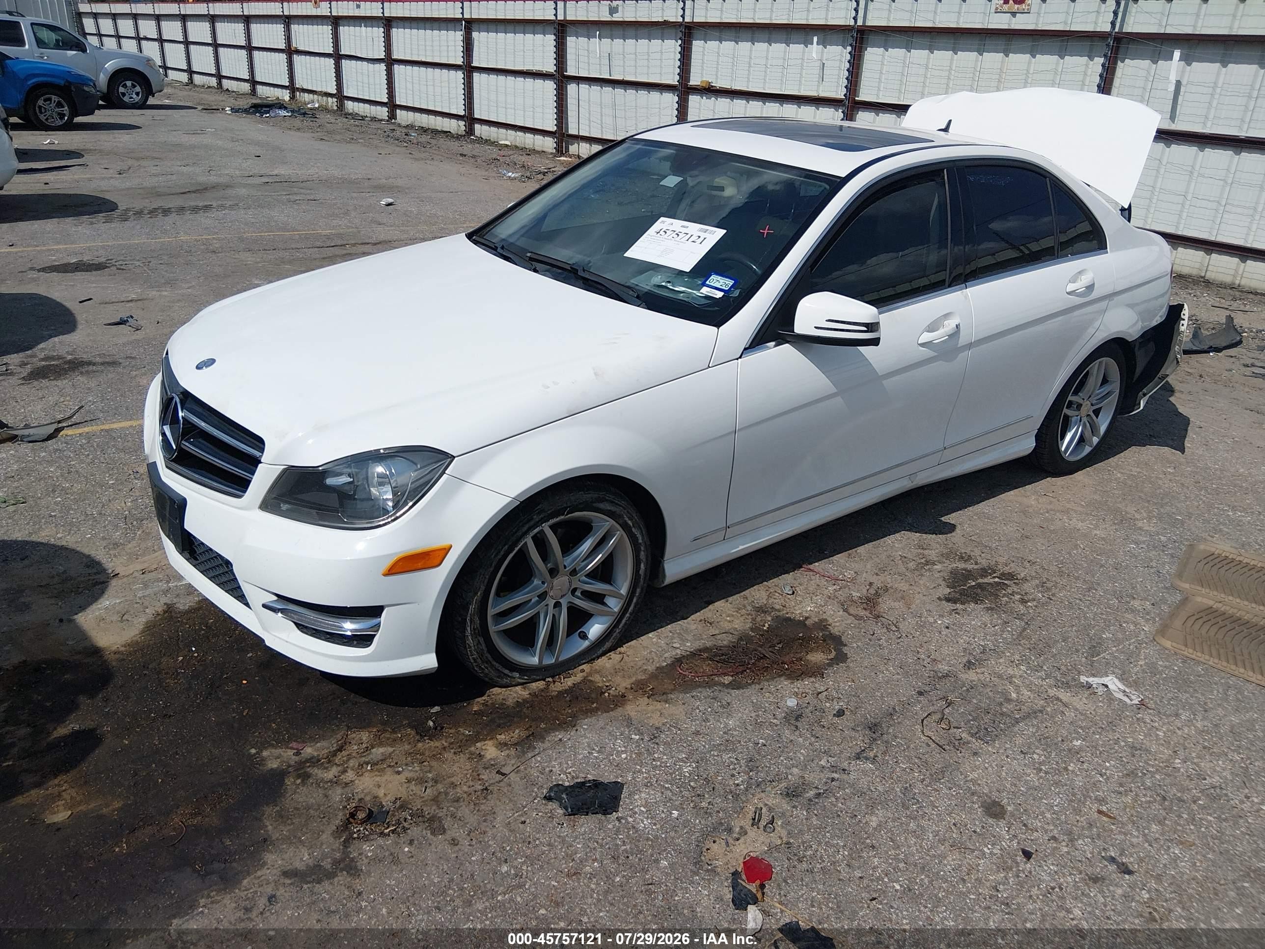 2014 Mercedes-benz C 250 Sport White vin: WDDGF4HB8EA950978