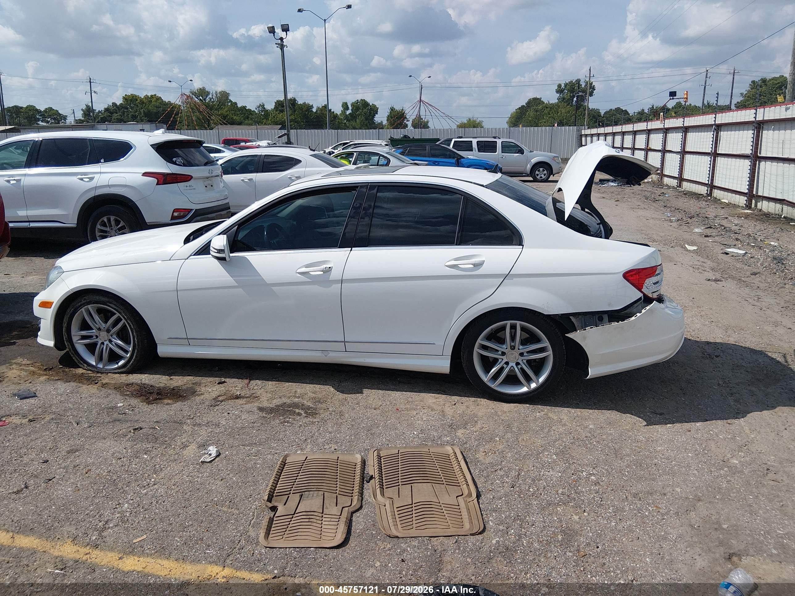 2014 Mercedes-benz C 250 Sport White vin: WDDGF4HB8EA950978