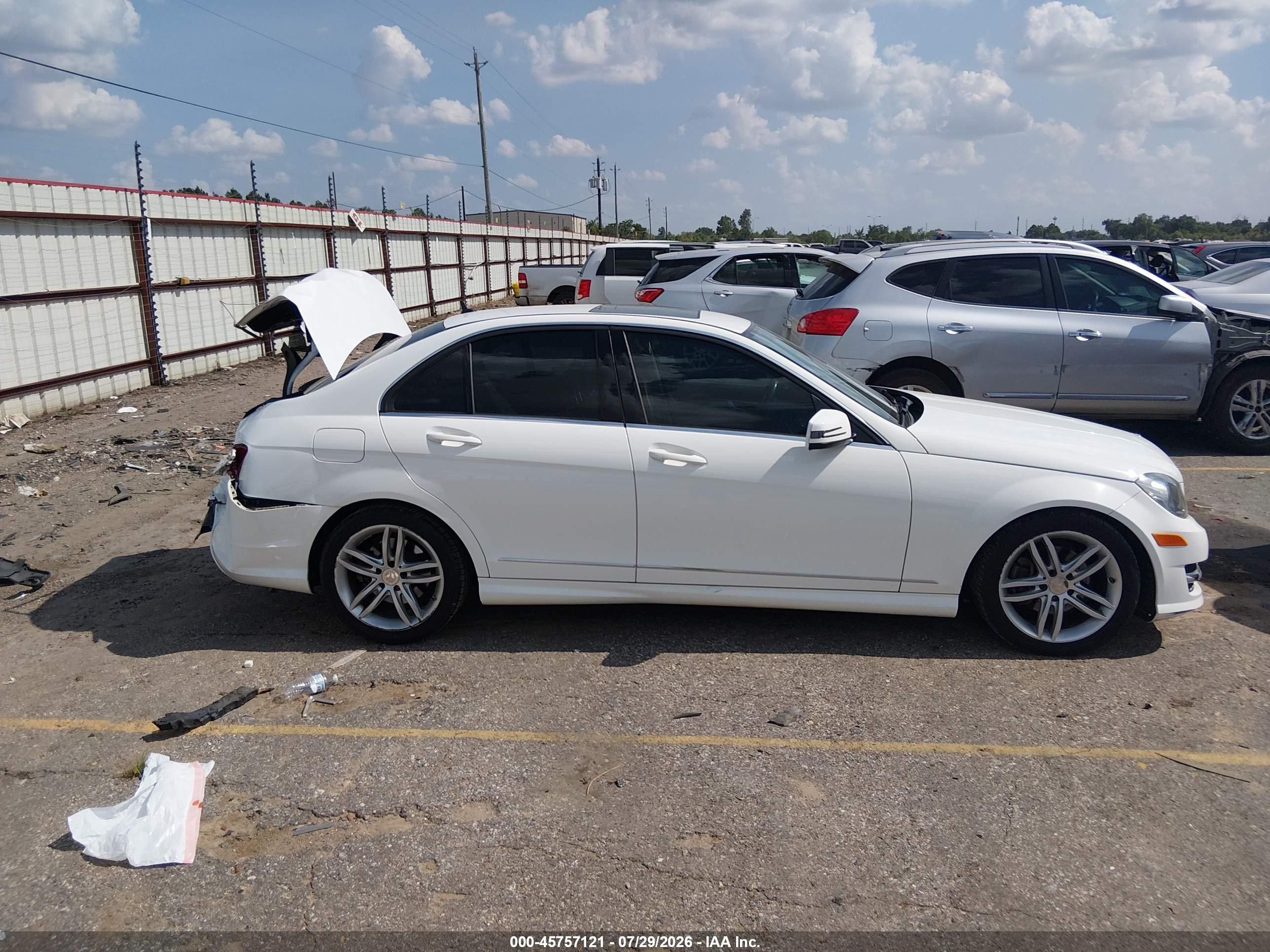 2014 Mercedes-benz C 250 Sport White vin: WDDGF4HB8EA950978