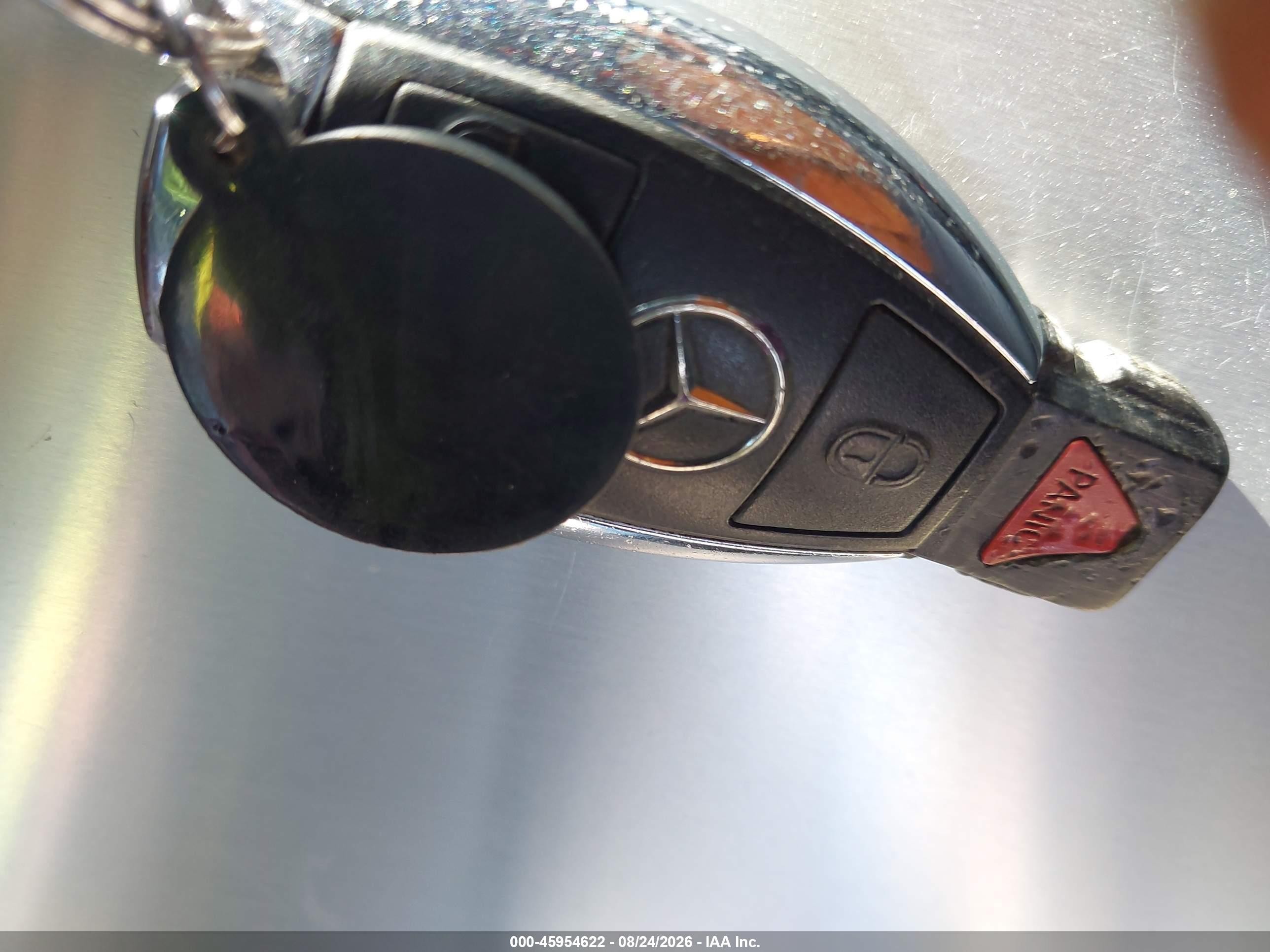 2014 Mercedes-benz C 250 Sport Silver vin: WDDGF4HB8EA966355