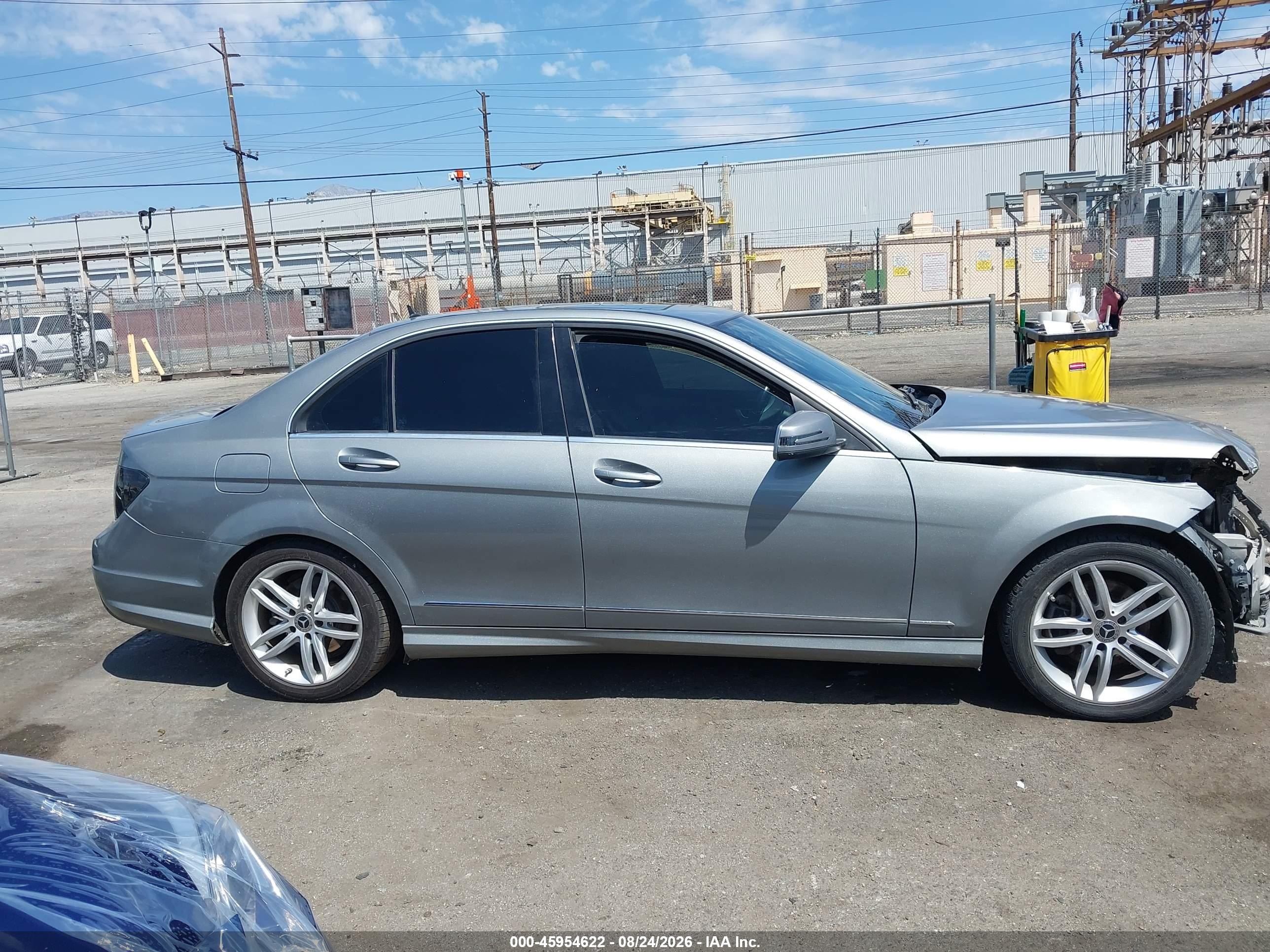 2014 Mercedes-benz C 250 Sport Silver vin: WDDGF4HB8EA966355