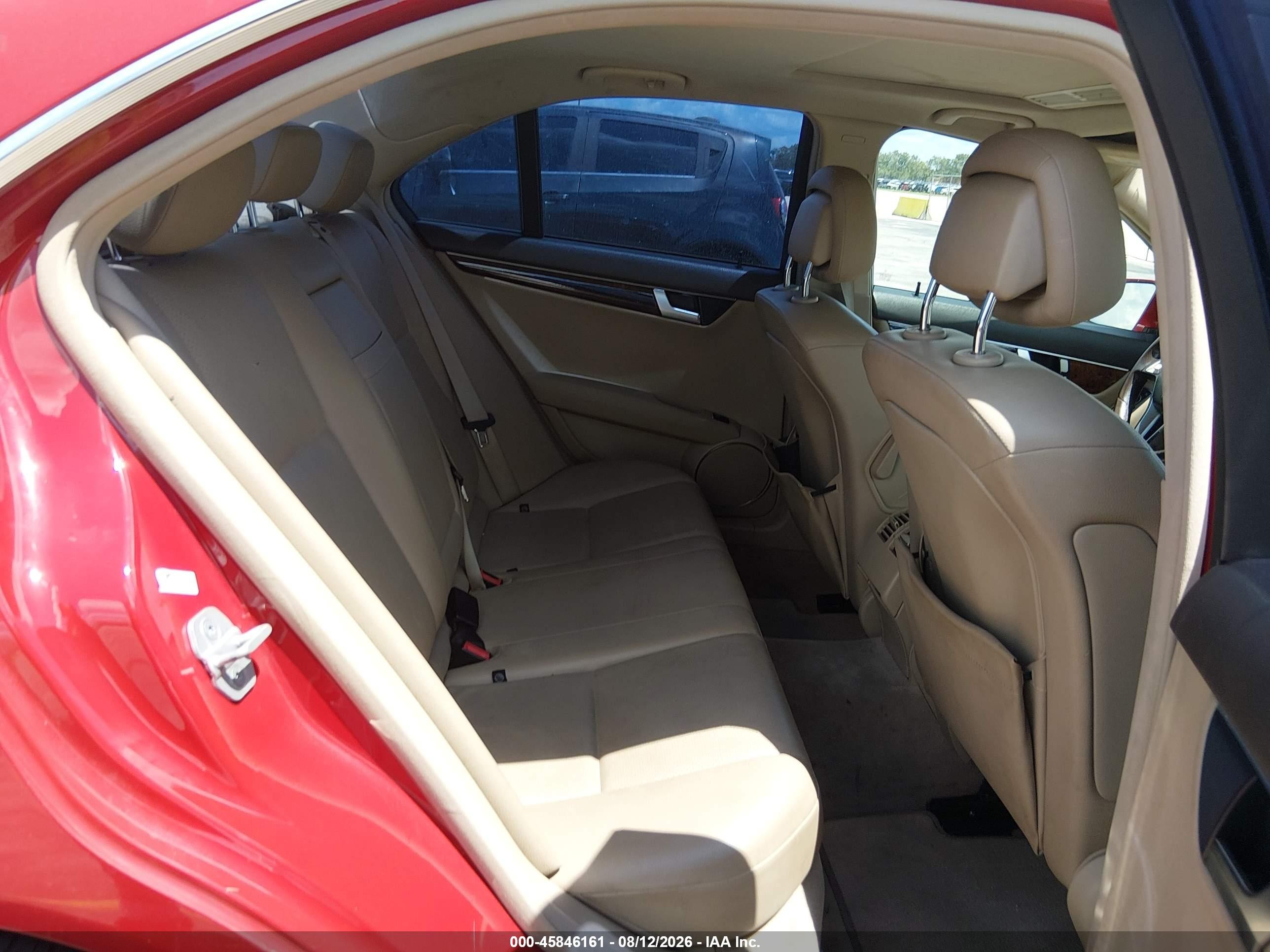 2014 Mercedes-benz C 250 Sport Красный vin: WDDGF4HB8EG210215
