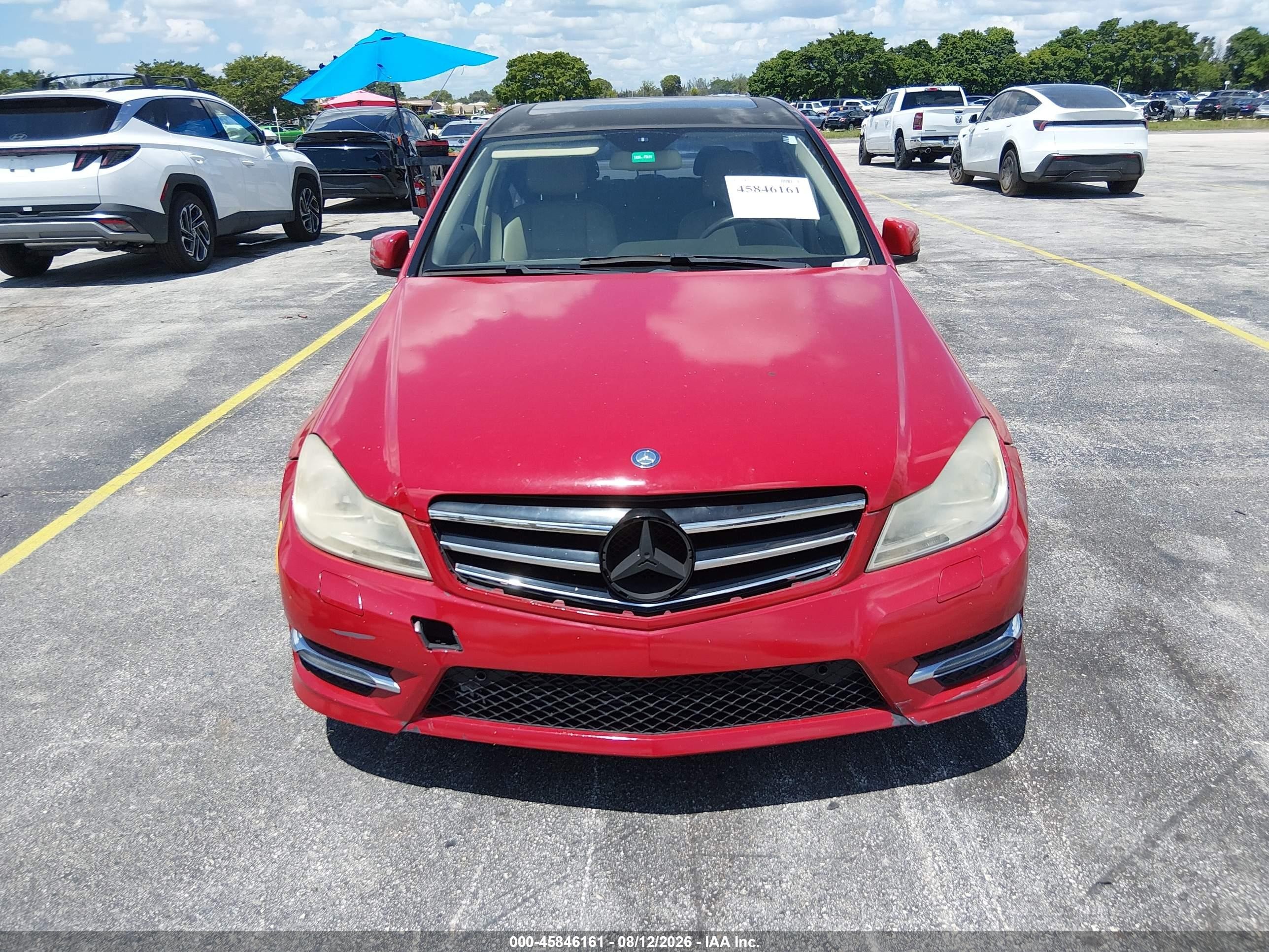 2014 Mercedes-benz C 250 Sport Красный vin: WDDGF4HB8EG210215