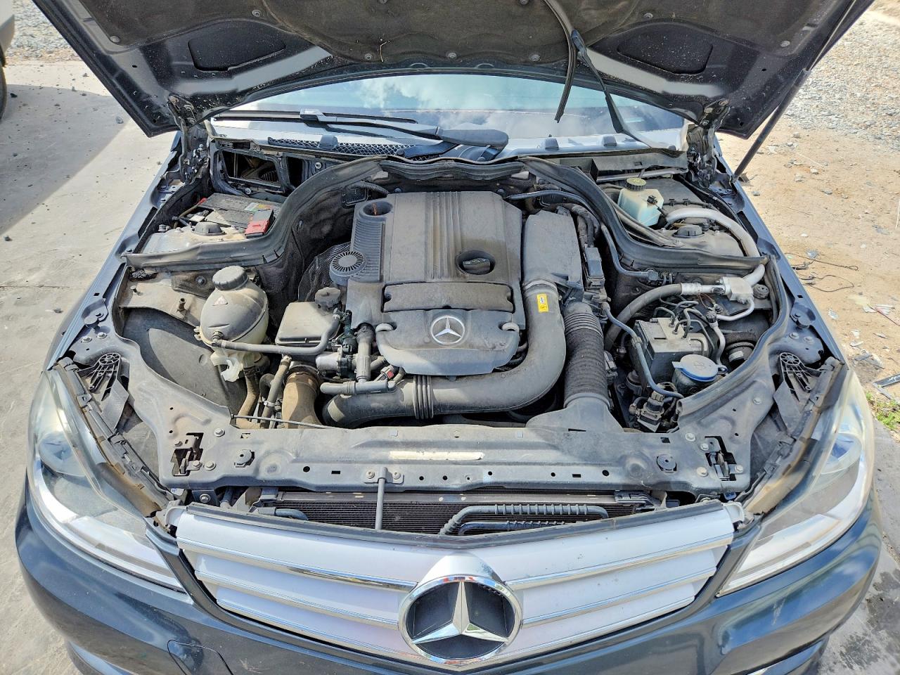 2014 Mercedes-benz C 250 Gray vin: WDDGF4HB8EG237608