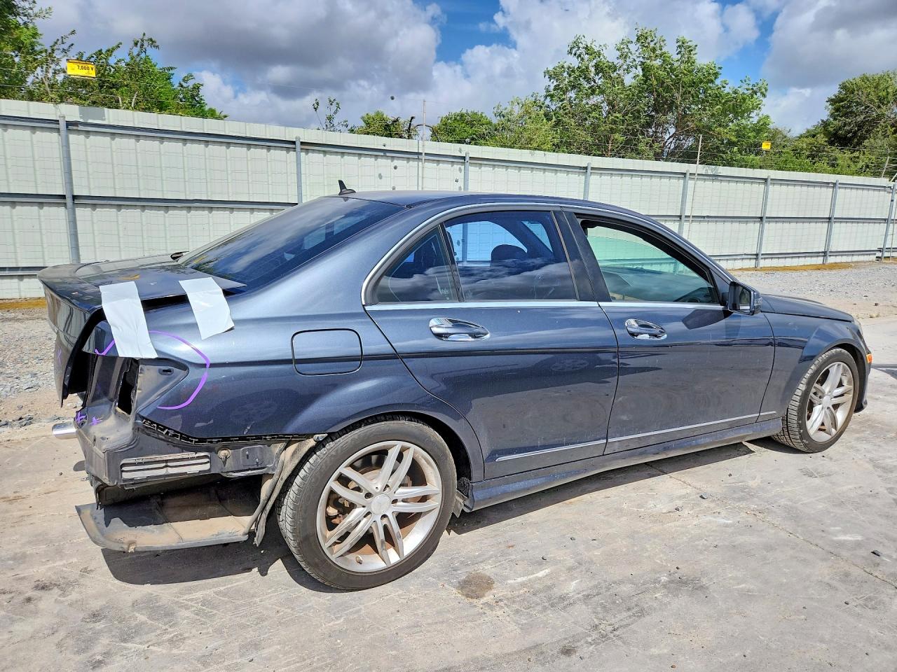 2014 Mercedes-benz C 250 Gray vin: WDDGF4HB8EG237608