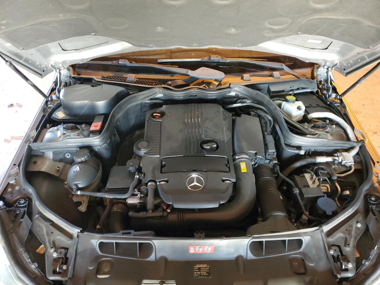 2014 Mercedes-benz C 250 Серебряный vin: WDDGF4HB8EG237835