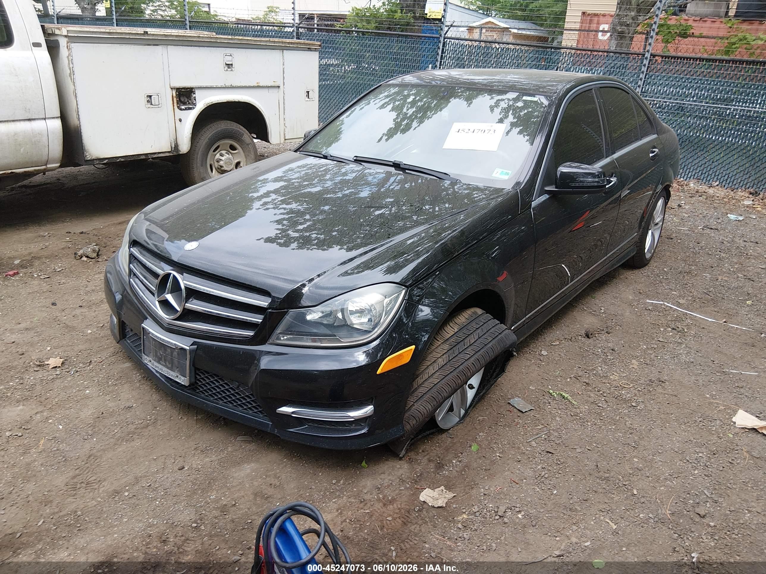 2014 Mercedes-benz C 250 Sport Черный vin: WDDGF4HB8EG243814
