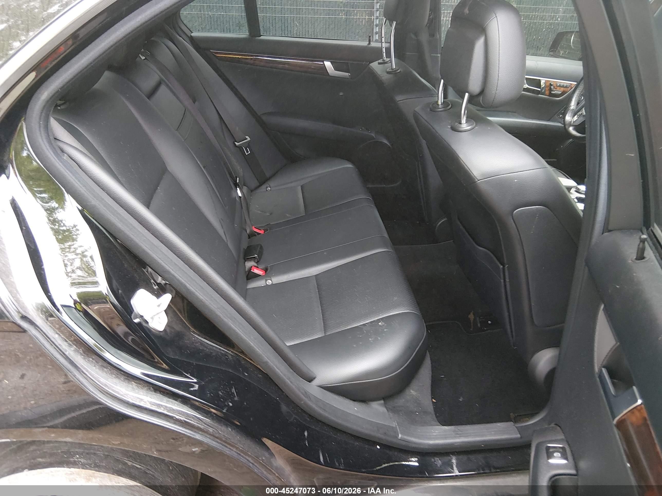 2014 Mercedes-benz C 250 Sport Черный vin: WDDGF4HB8EG243814