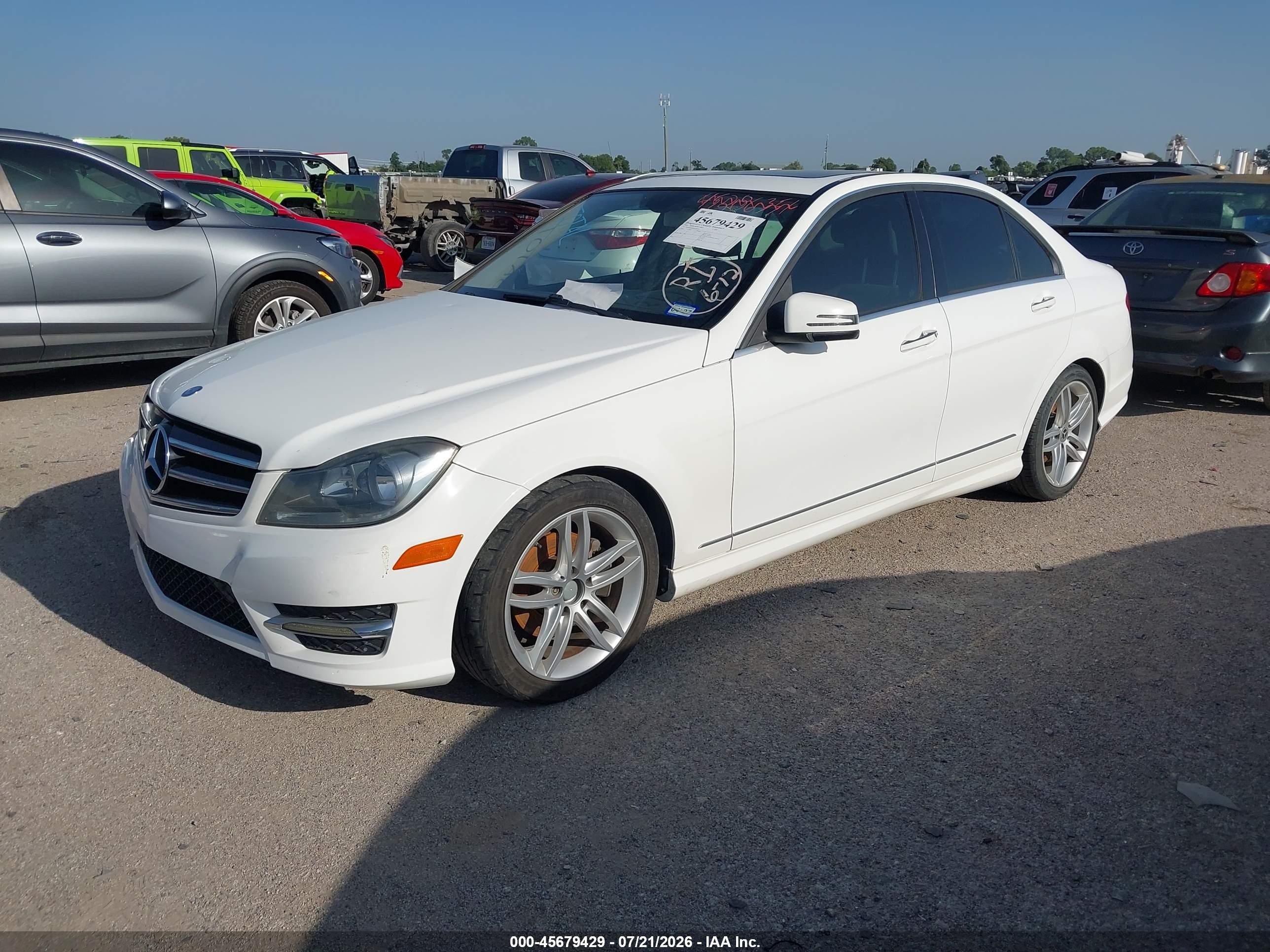 2014 Mercedes-benz C 250 Sport White vin: WDDGF4HB8ER302350