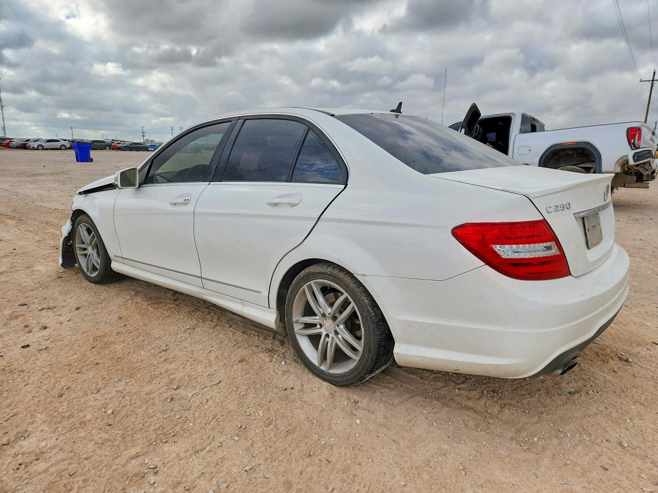 2014 Mercedes-benz C 250 White vin: WDDGF4HB8ER313199
