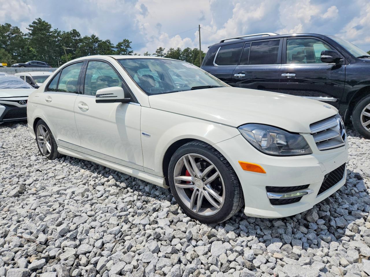 2012 Mercedes-benz C 250 Белый vin: WDDGF4HB9CA612213