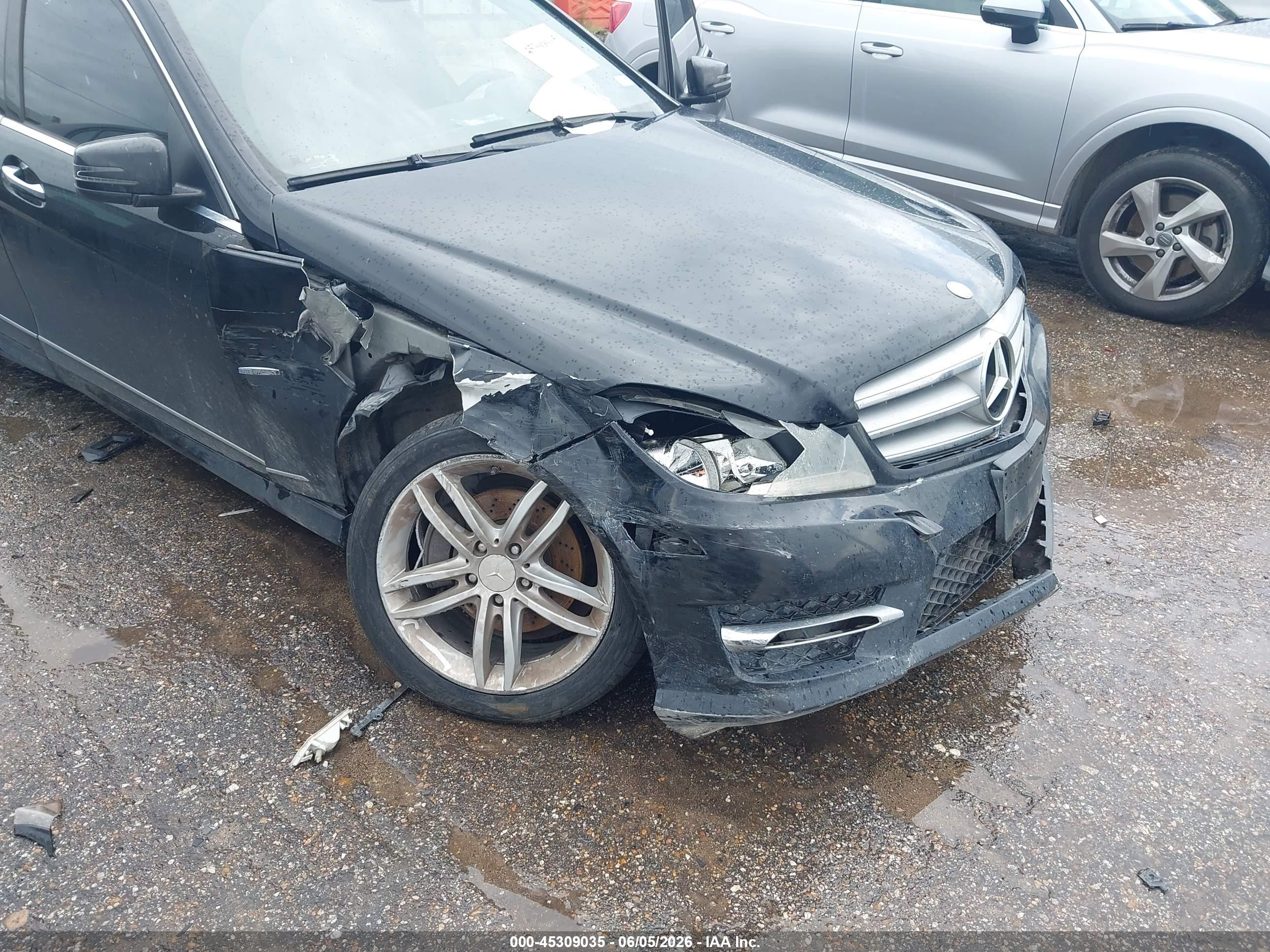 2012 Mercedes-benz C 250 Sport Черный vin: WDDGF4HB9CA616794