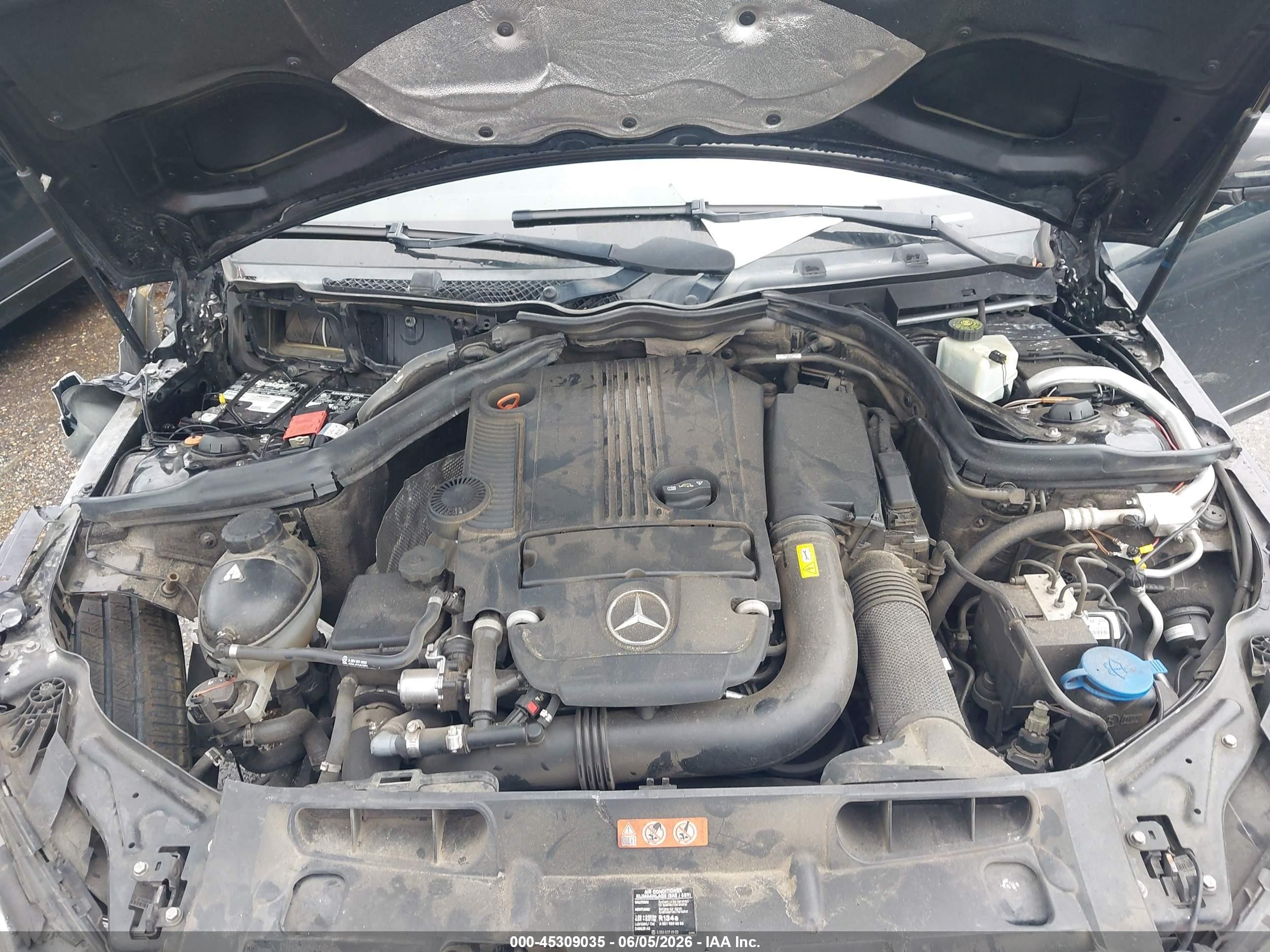 2012 Mercedes-benz C 250 Sport Черный vin: WDDGF4HB9CA616794