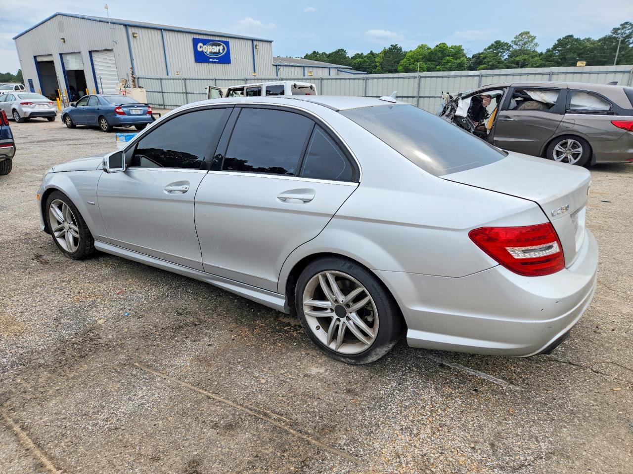 2012 Mercedes-benz C 250 Серебряный vin: WDDGF4HB9CA679930