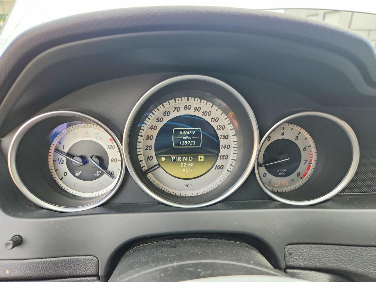 2012 Mercedes-benz C 250 Серебряный vin: WDDGF4HB9CA679930