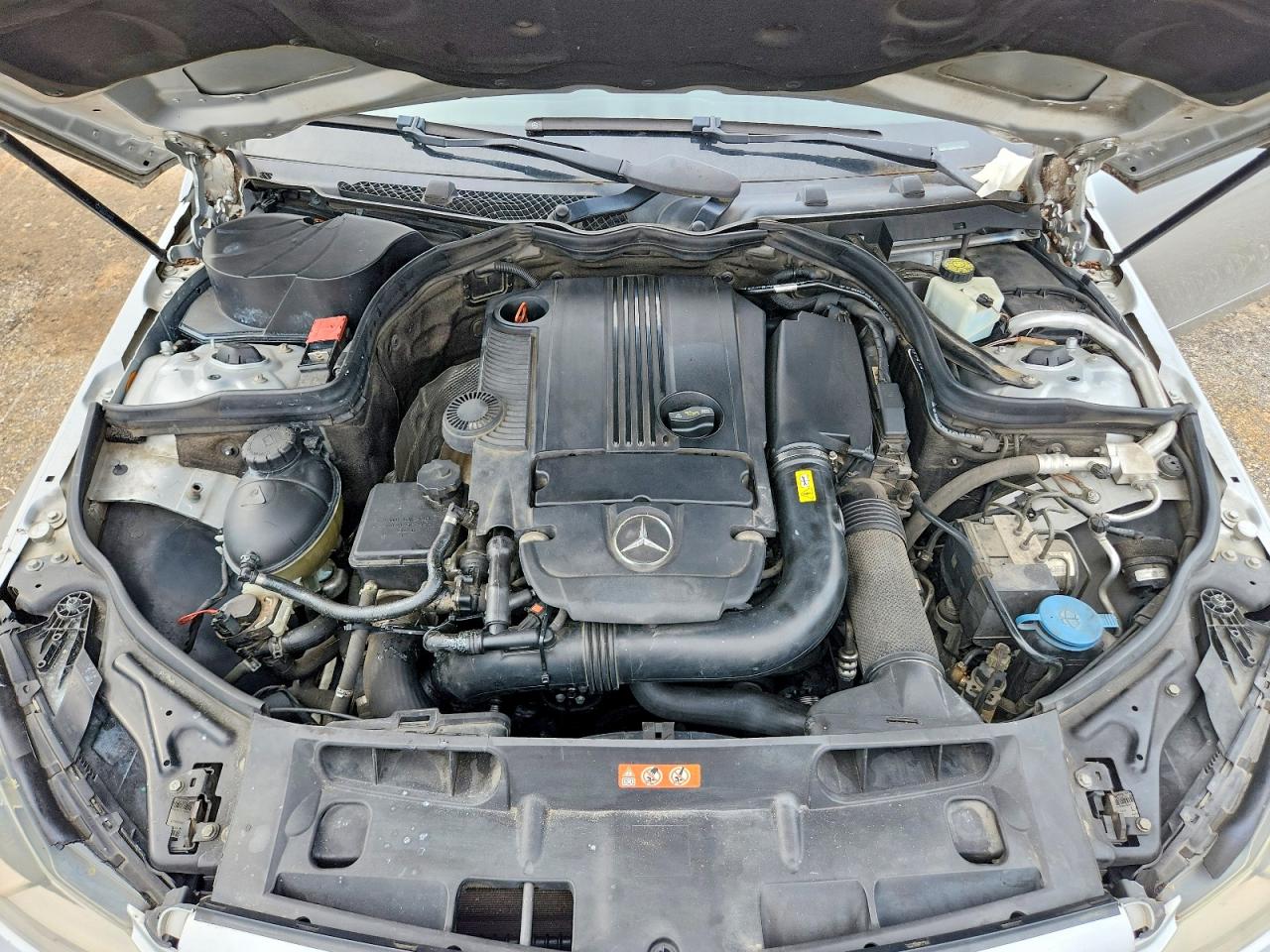 2012 Mercedes-benz C 250 Серебряный vin: WDDGF4HB9CA679930