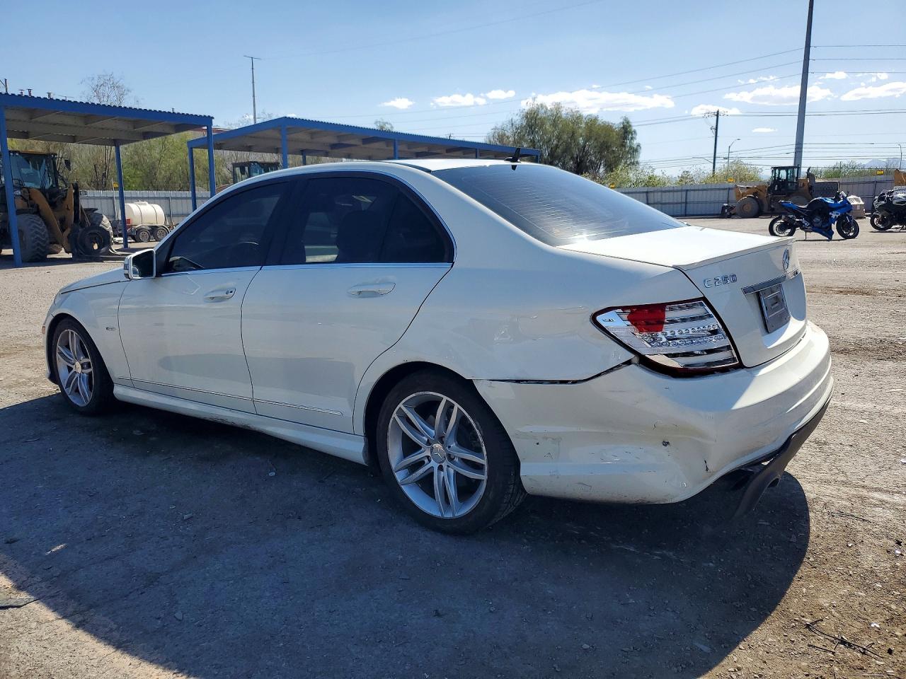 2012 Mercedes-benz C 250 White vin: WDDGF4HB9CF853286