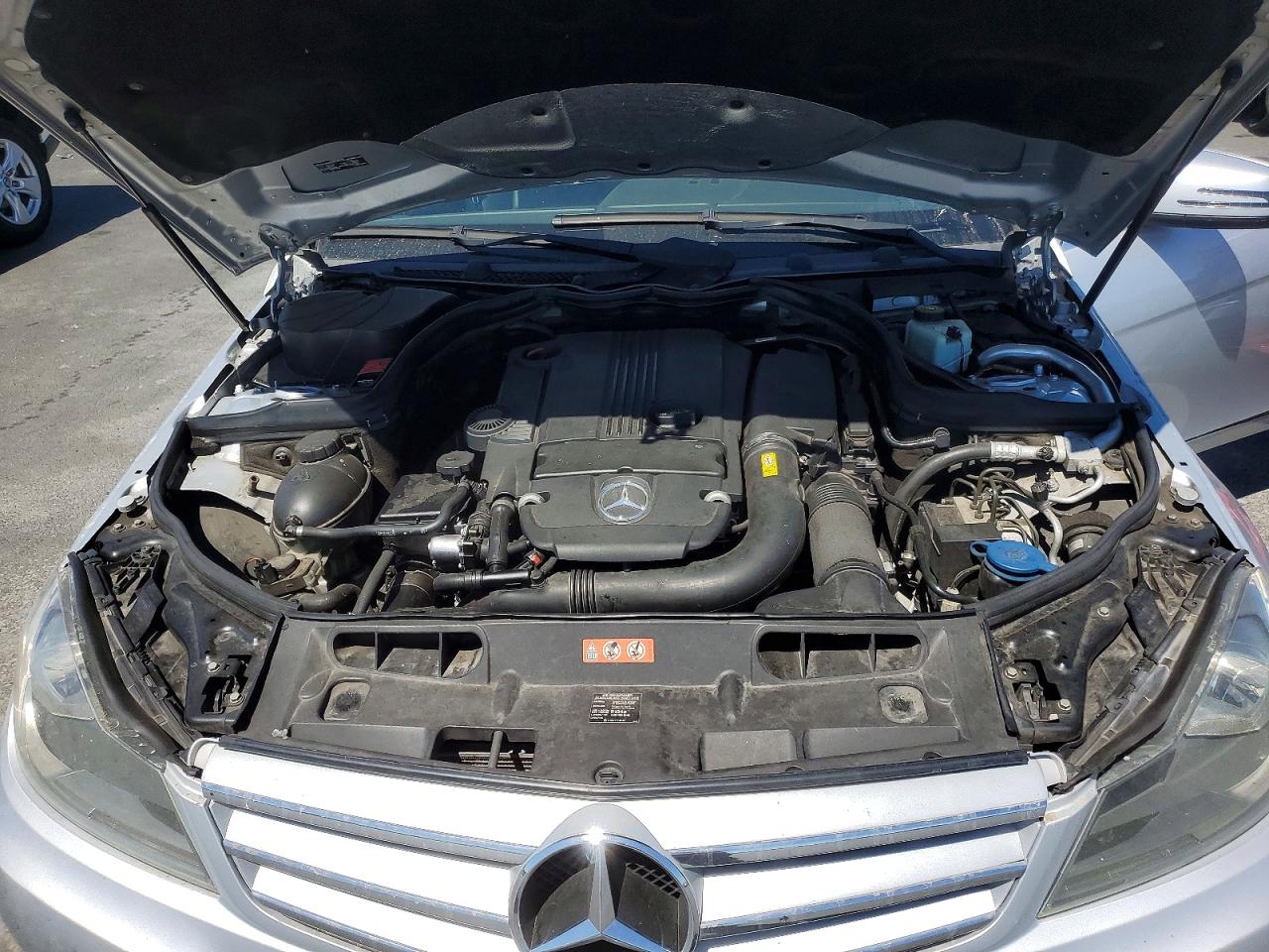 2012 Mercedes-benz C 250 Silver vin: WDDGF4HB9CR206062