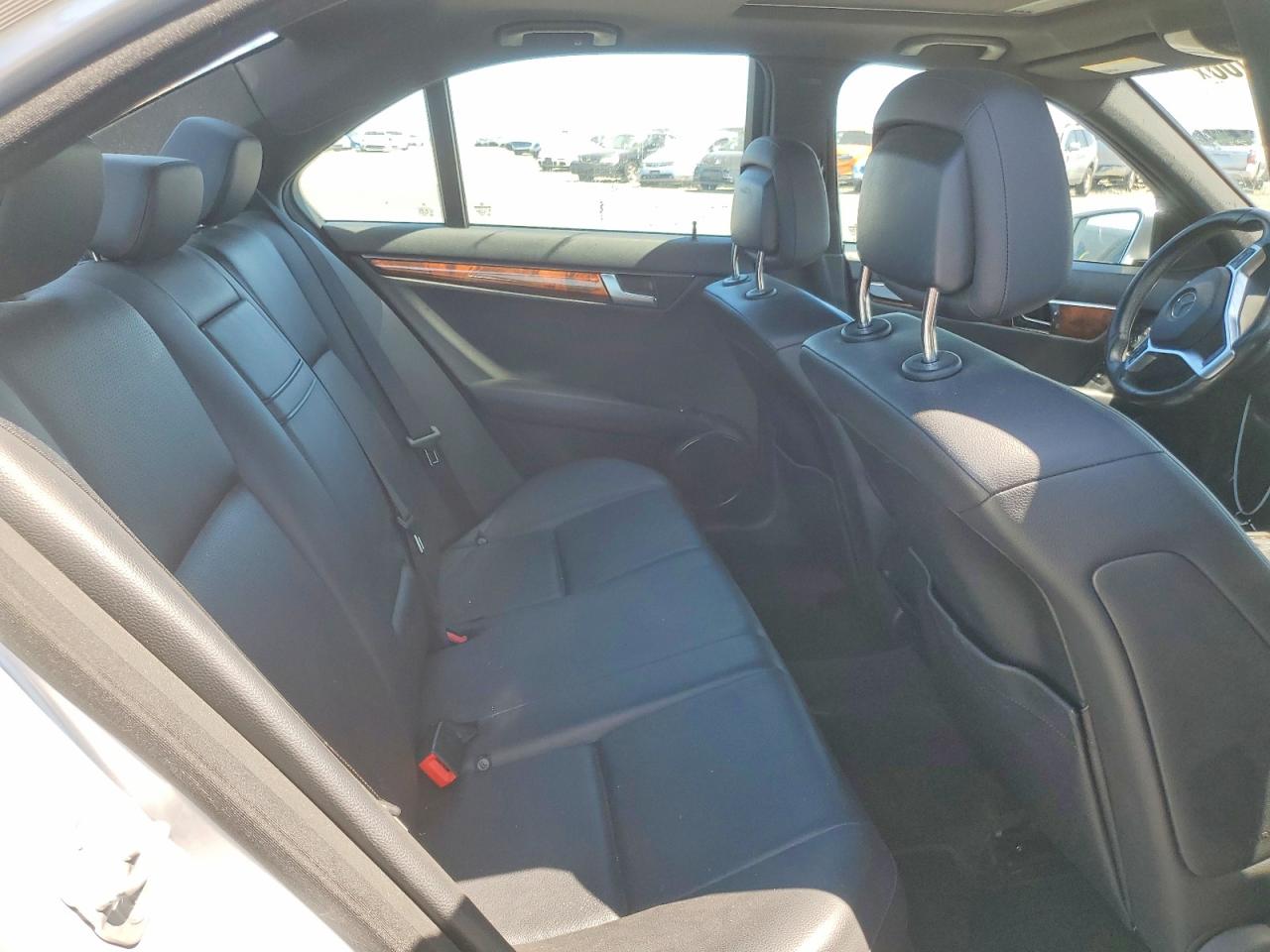 2012 Mercedes-benz C 250 Silver vin: WDDGF4HB9CR206062