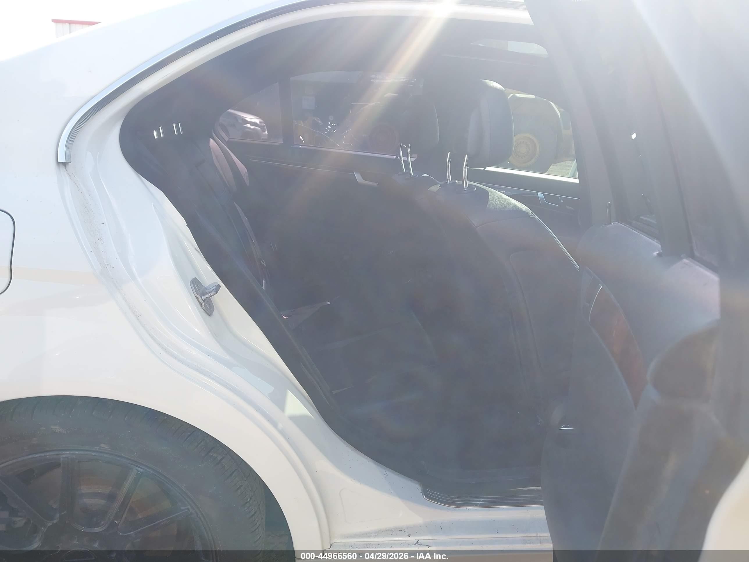 2012 Mercedes-benz C 250 Sport White vin: WDDGF4HB9CR208703