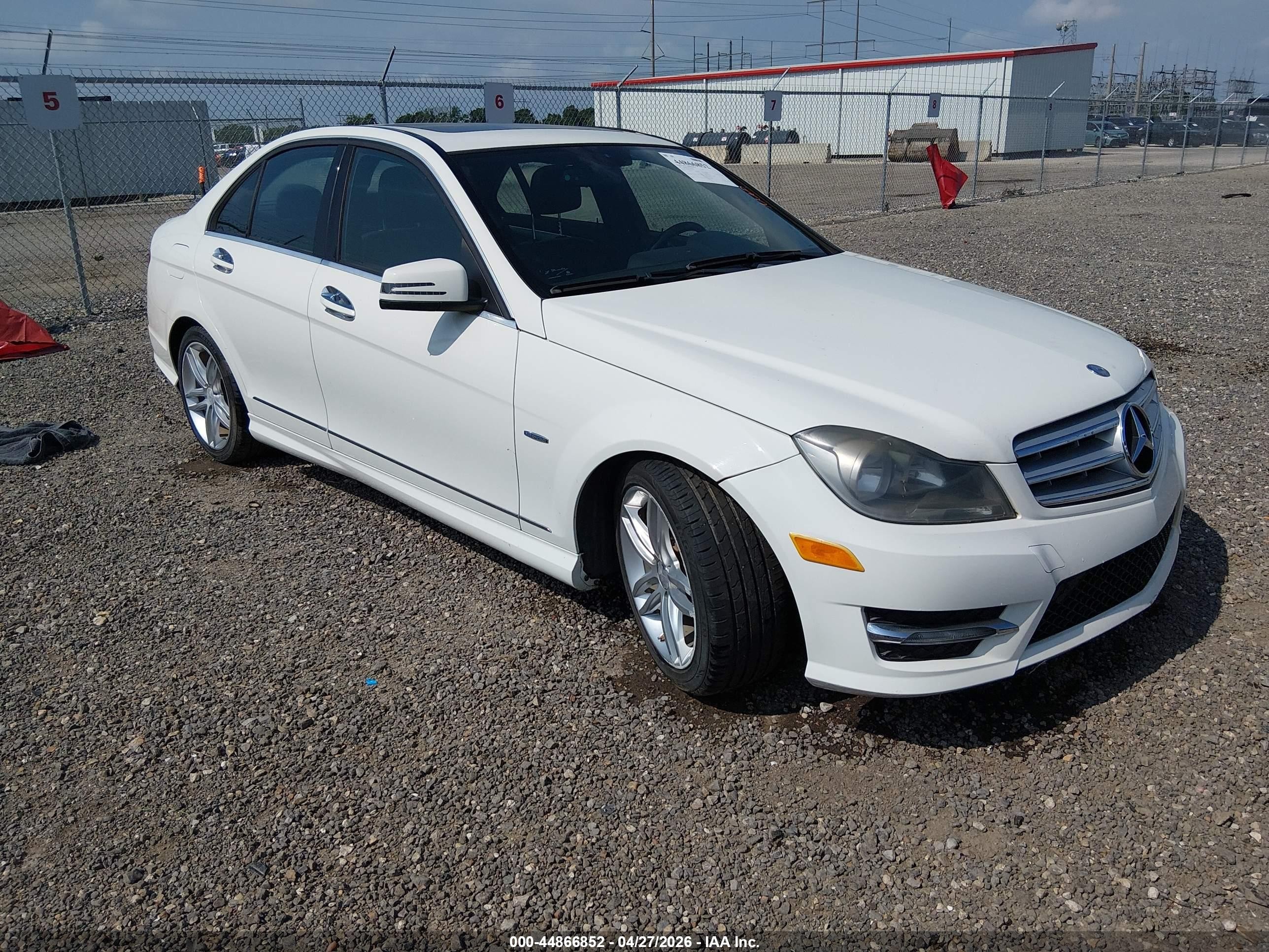 2012 Mercedes-benz C 250 Sport White vin: WDDGF4HB9CR231673
