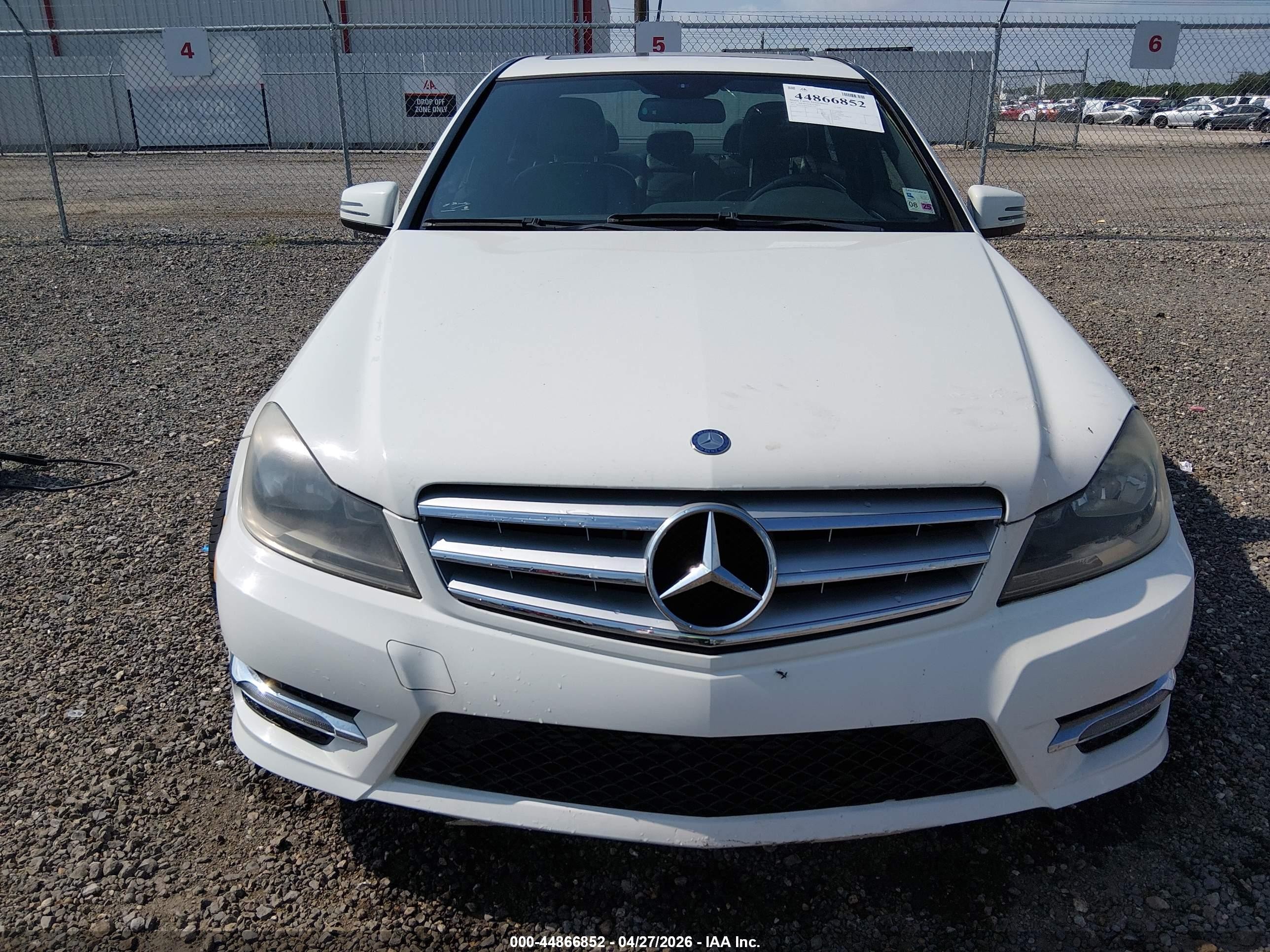 2012 Mercedes-benz C 250 Sport White vin: WDDGF4HB9CR231673