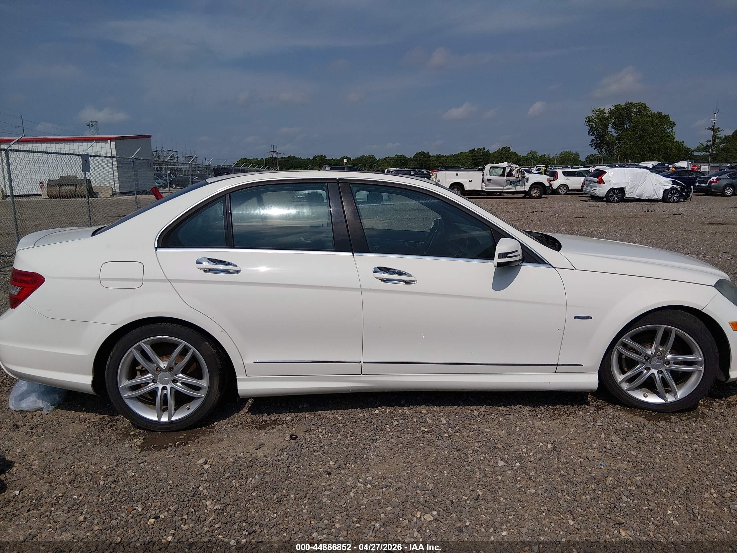 2012 Mercedes-benz C 250 Sport White vin: WDDGF4HB9CR231673