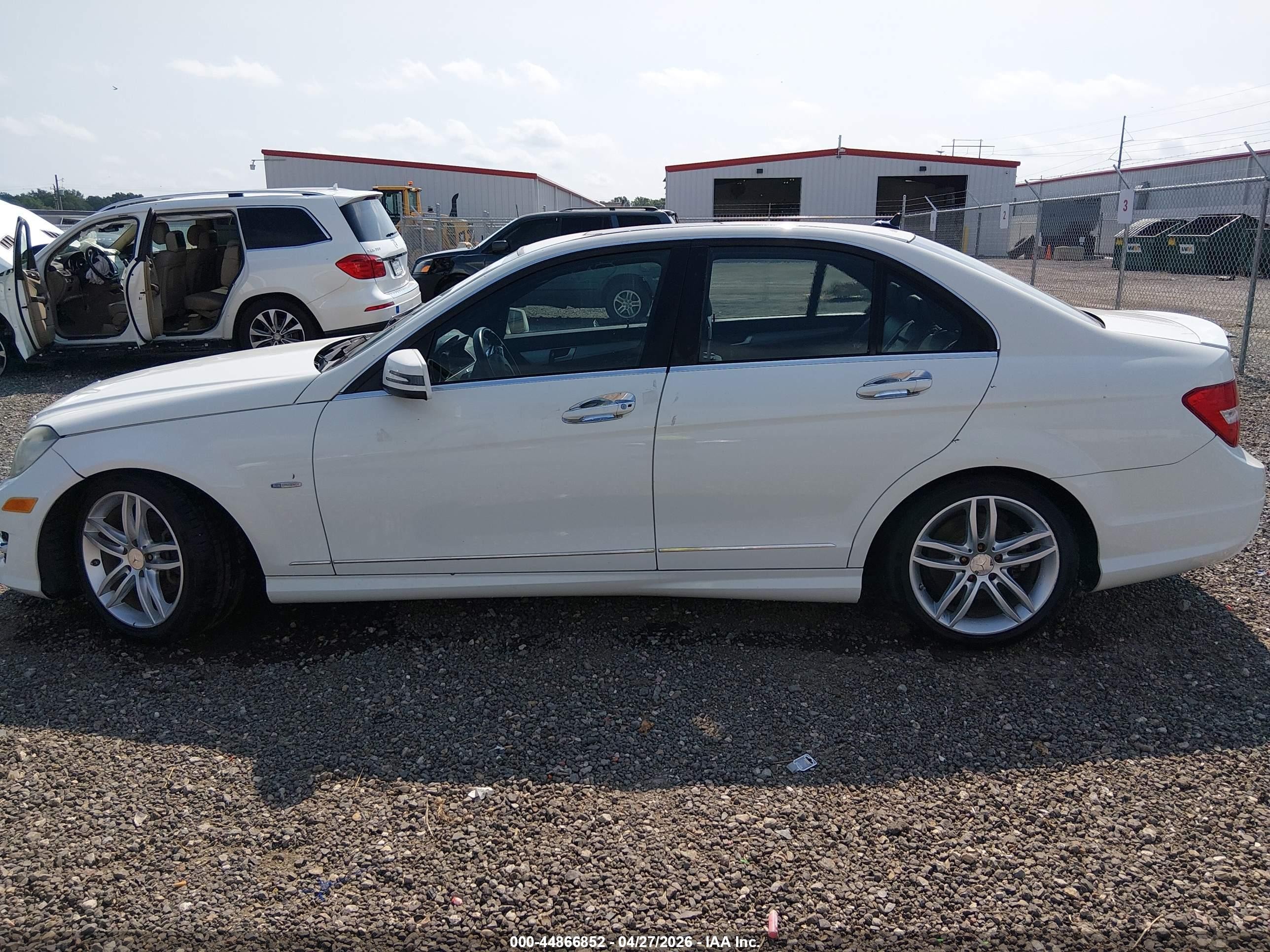 2012 Mercedes-benz C 250 Sport White vin: WDDGF4HB9CR231673