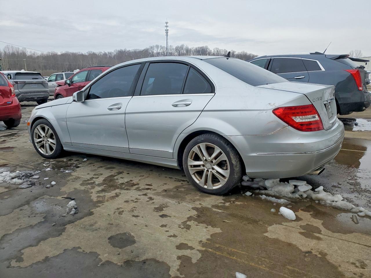2013 Mercedes-benz C 250 Silver vin: WDDGF4HB9DA743465