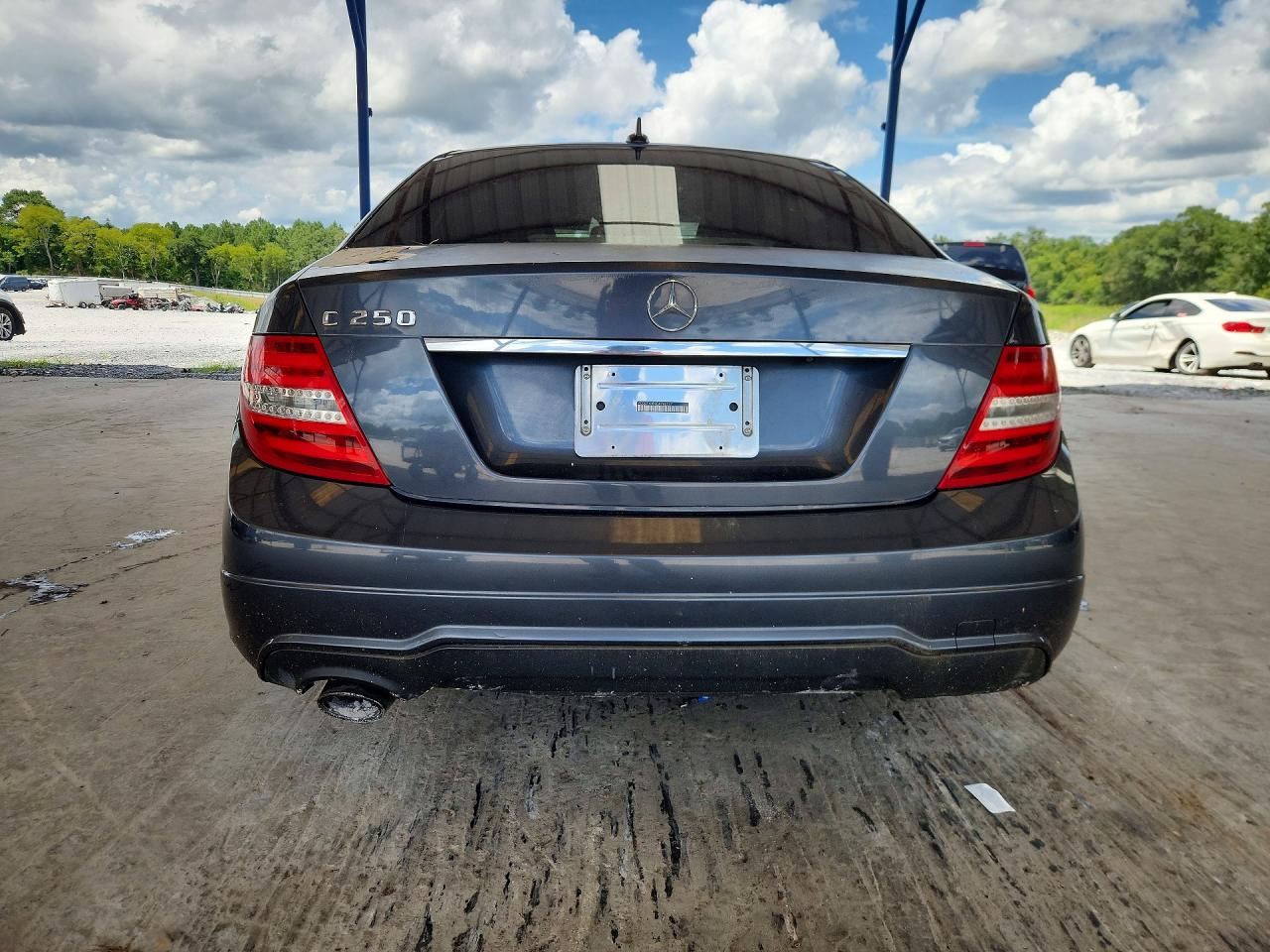 2013 Mercedes-benz C 250 Gray vin: WDDGF4HB9DA746267