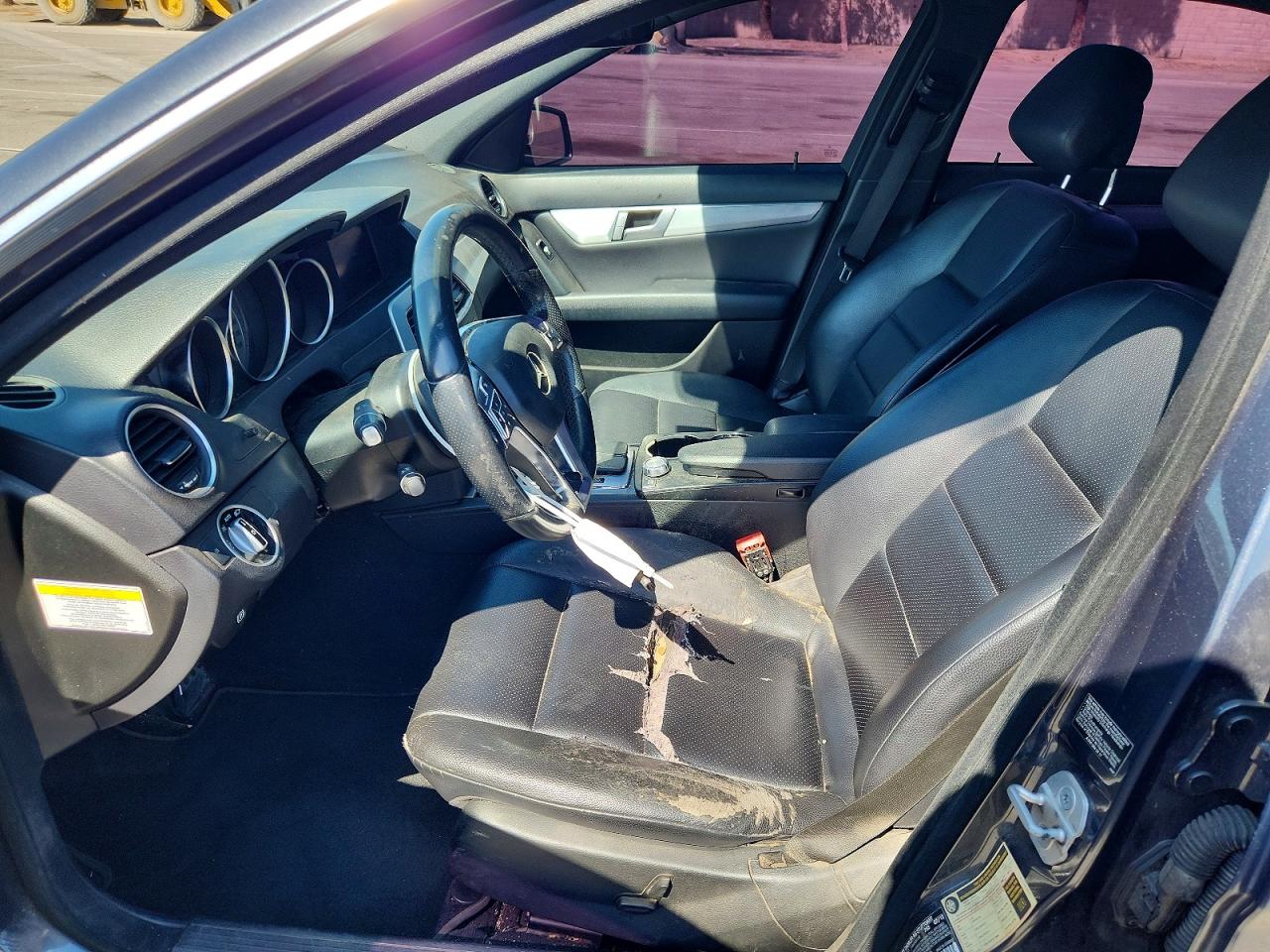 2013 Mercedes-benz C 250 Blue vin: WDDGF4HB9DA754482