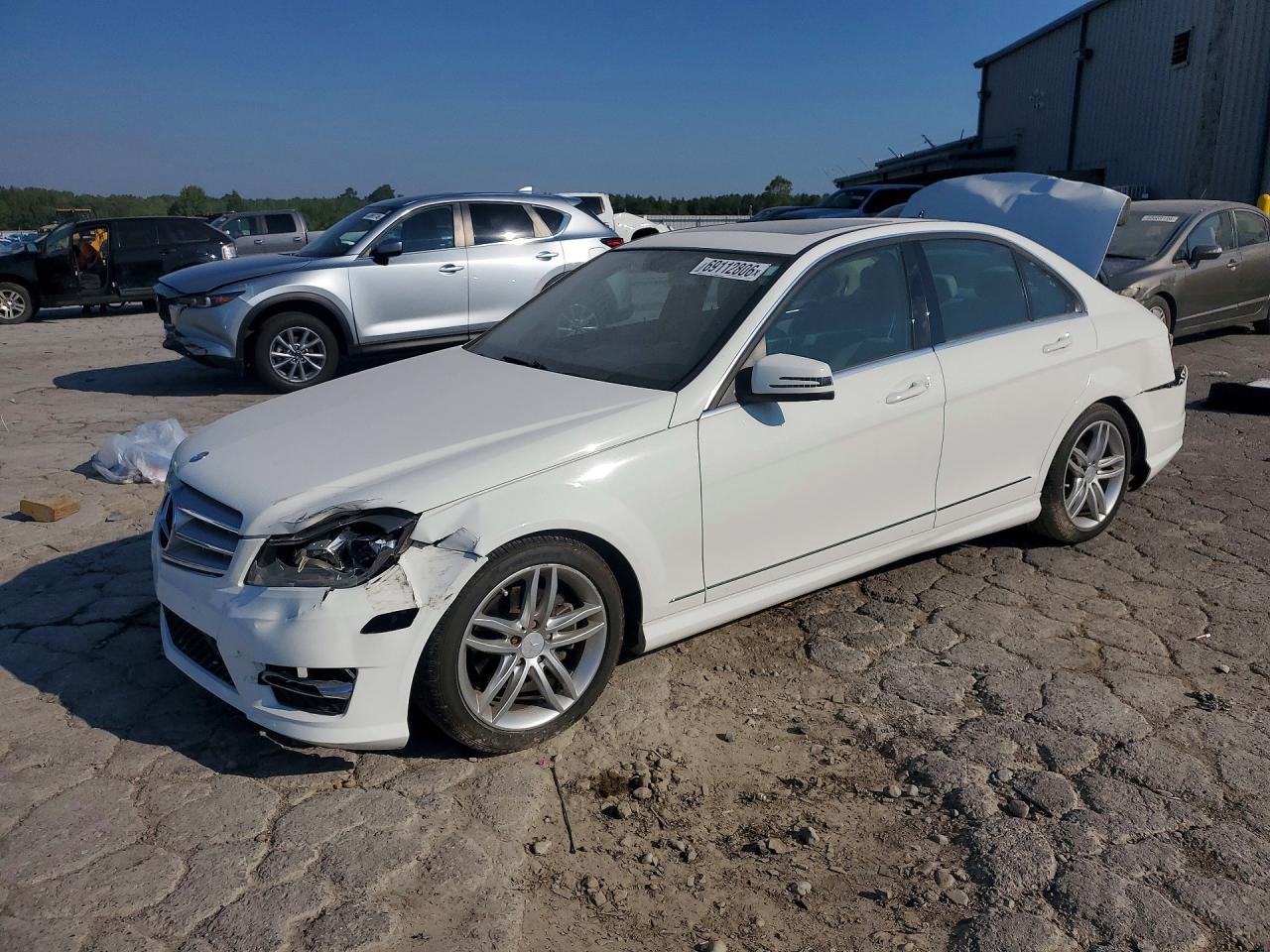 2013 Mercedes-benz C 250 White vin: WDDGF4HB9DA773050