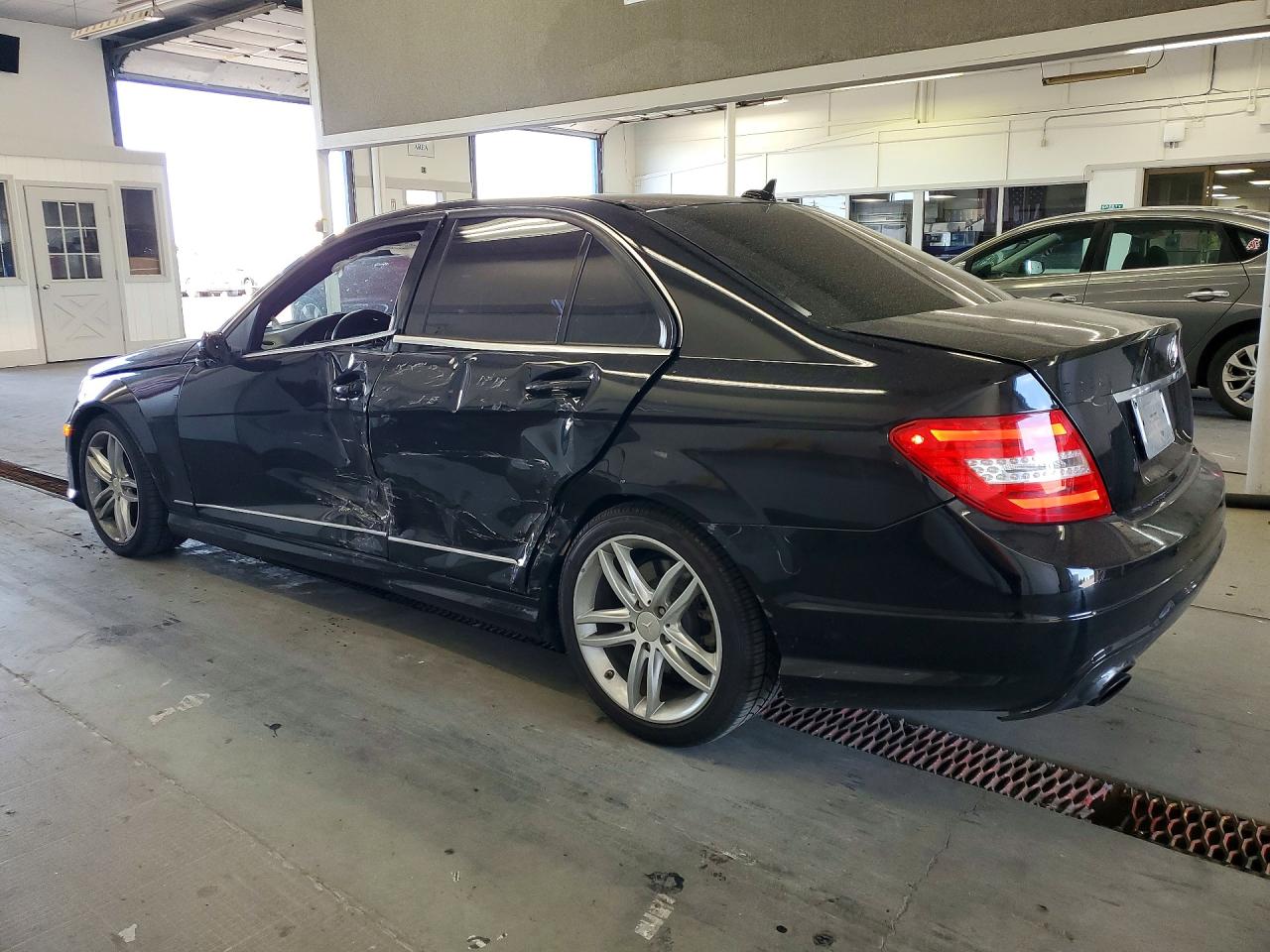 2013 Mercedes-benz C 250 Black vin: WDDGF4HB9DA774683