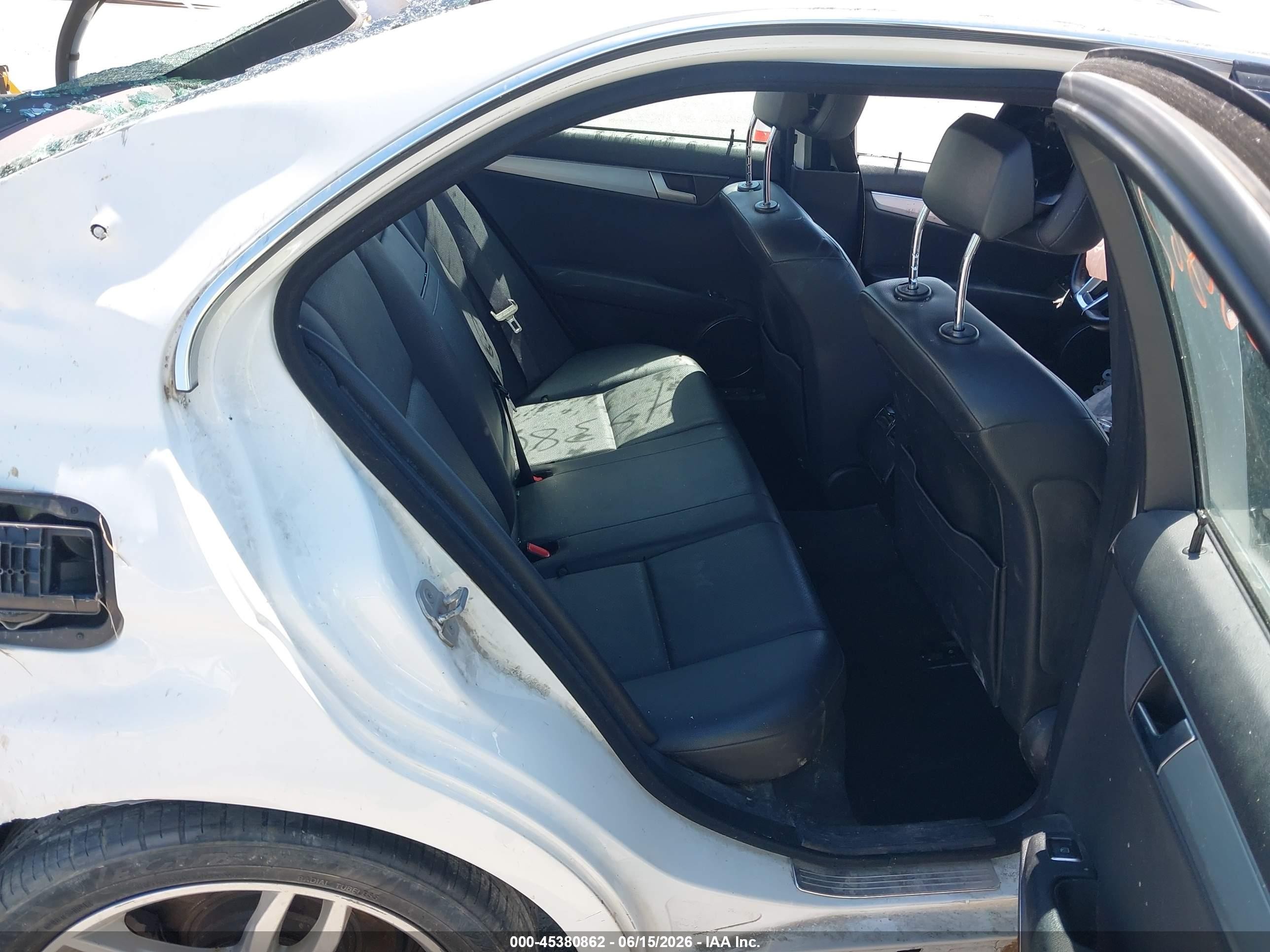 2013 Mercedes-benz C 250 Sport White vin: WDDGF4HB9DA801364