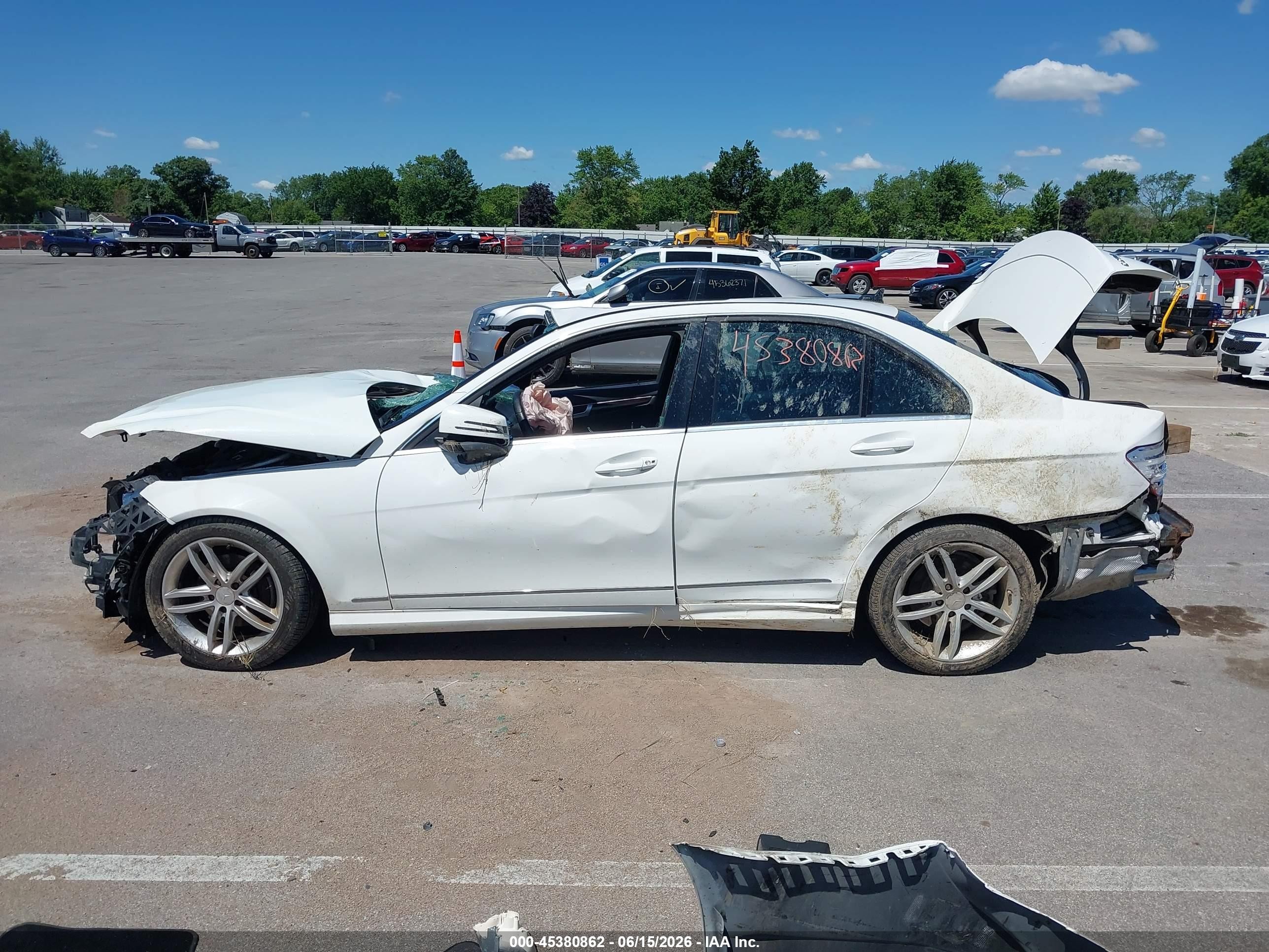 2013 Mercedes-benz C 250 Sport White vin: WDDGF4HB9DA801364