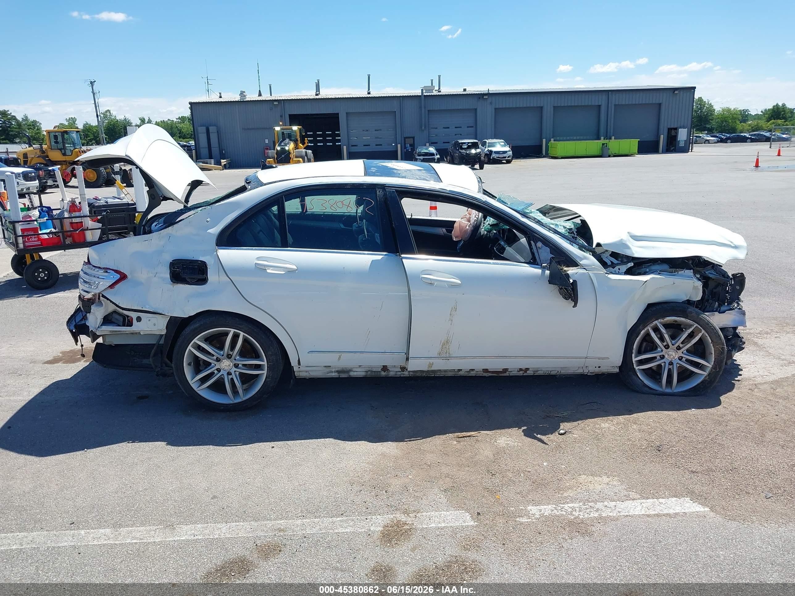 2013 Mercedes-benz C 250 Sport White vin: WDDGF4HB9DA801364