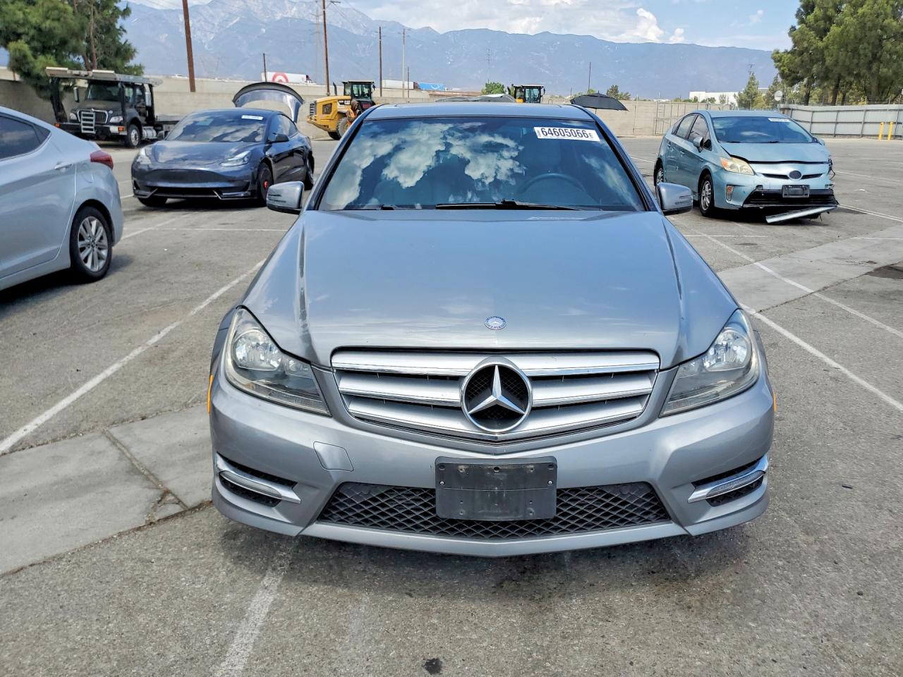 2013 Mercedes-benz C 250 Gray vin: WDDGF4HB9DA860706