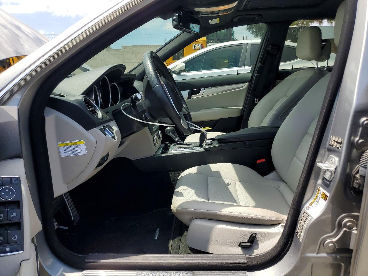 2013 Mercedes-benz C 250 Gray vin: WDDGF4HB9DA860706