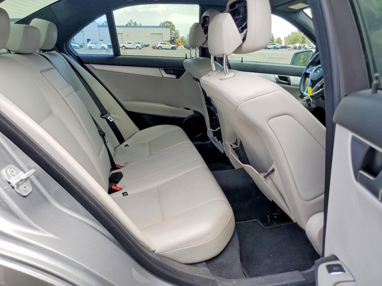 2013 Mercedes-benz C 250 Gray vin: WDDGF4HB9DA860706