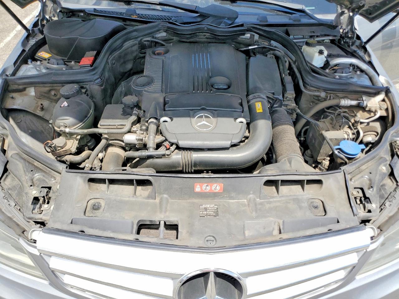 2013 Mercedes-benz C 250 Gray vin: WDDGF4HB9DA860706