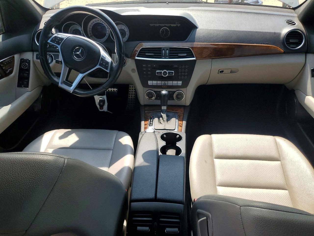 2013 Mercedes-benz C 250 Серый vin: WDDGF4HB9DR243873