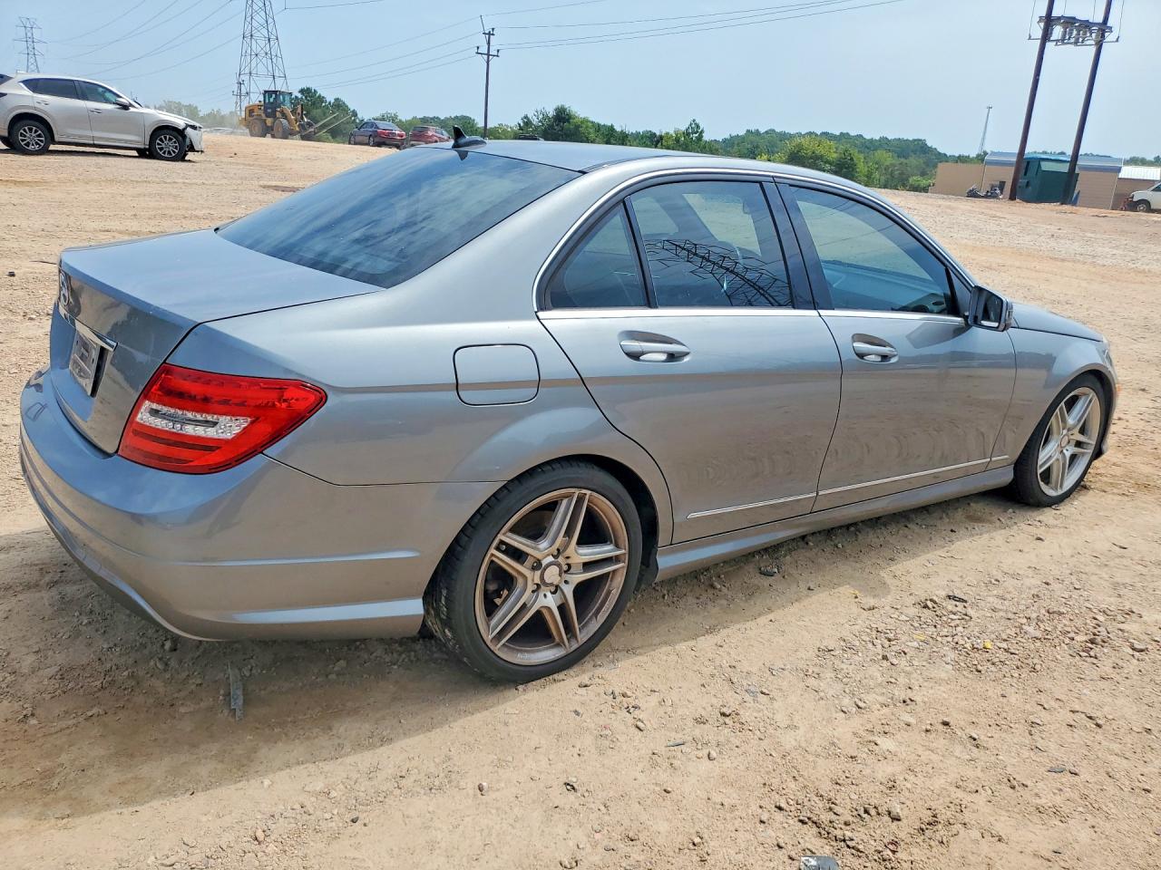 2013 Mercedes-benz C 250 Серый vin: WDDGF4HB9DR243873