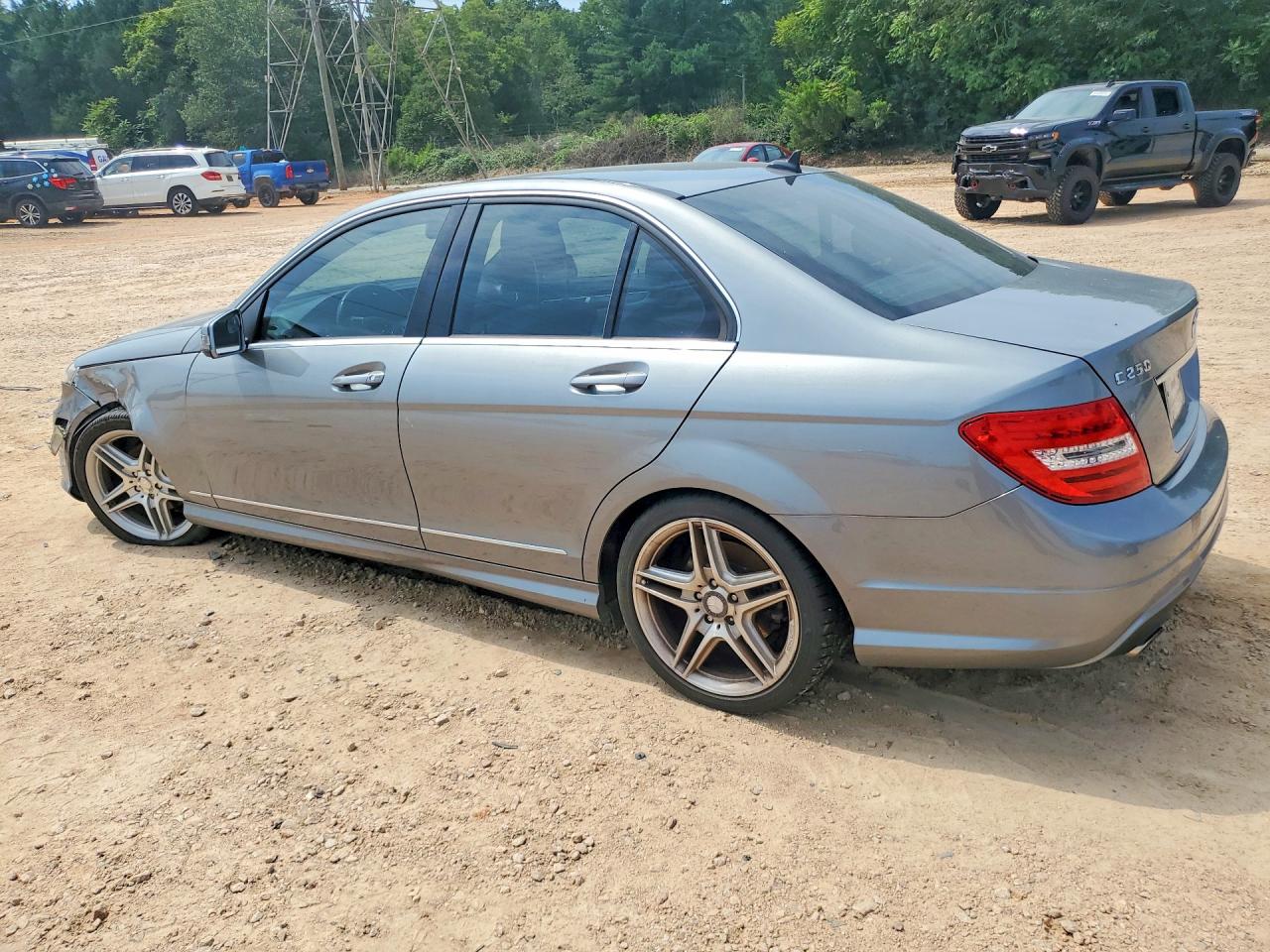 2013 Mercedes-benz C 250 Серый vin: WDDGF4HB9DR243873