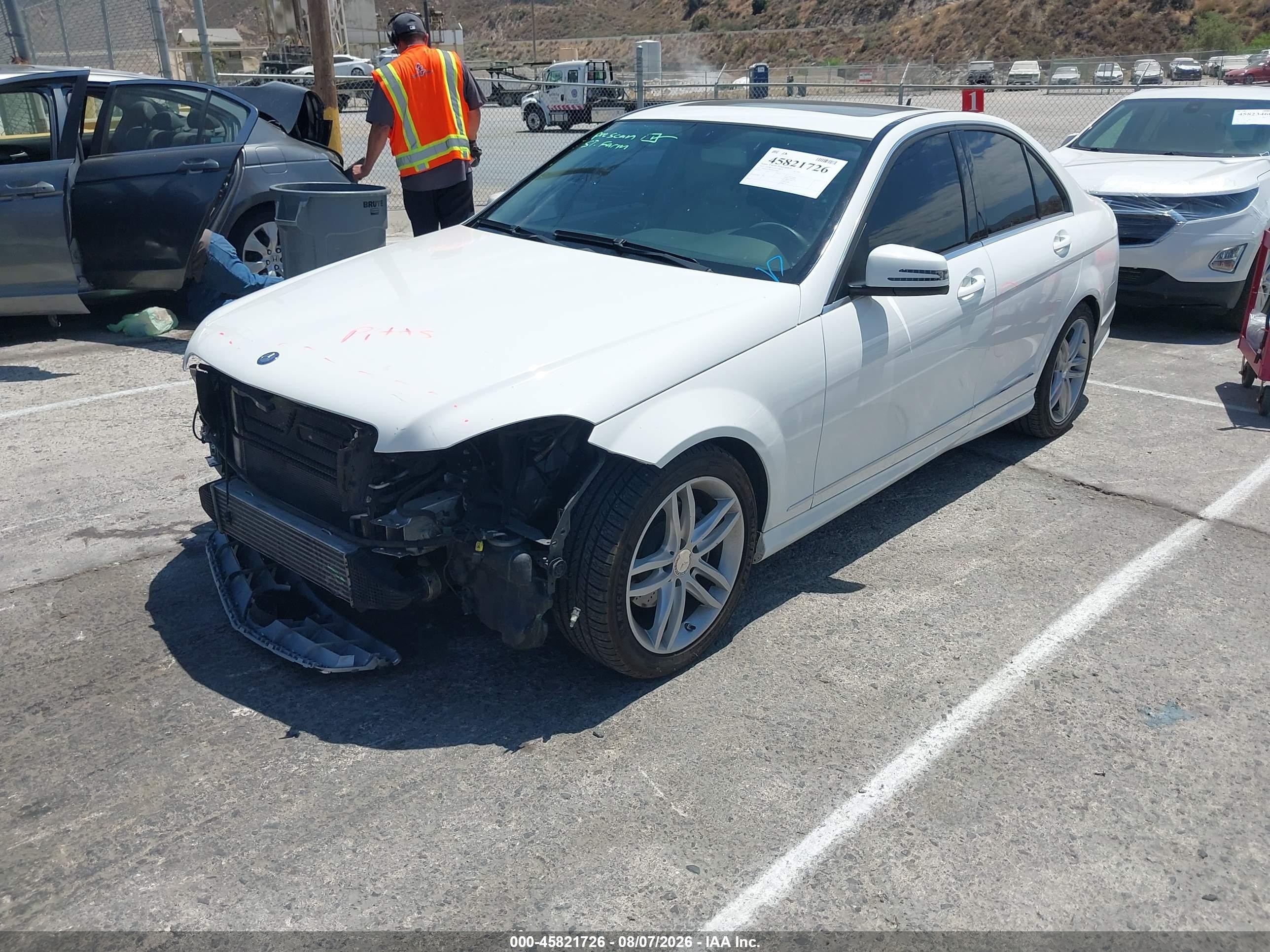2013 Mercedes-benz C 250 Sport White vin: WDDGF4HB9DR265064