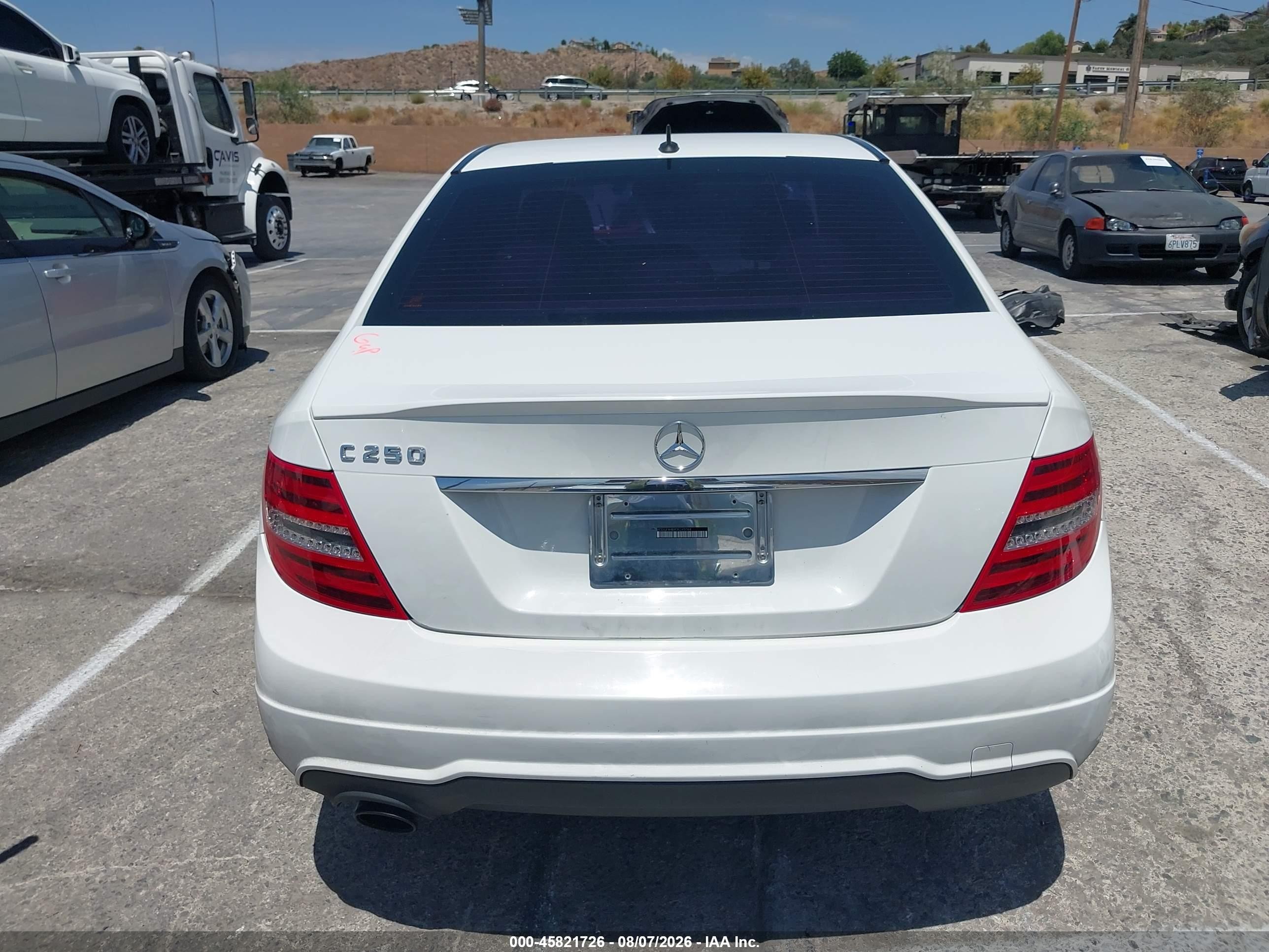 2013 Mercedes-benz C 250 Sport White vin: WDDGF4HB9DR265064
